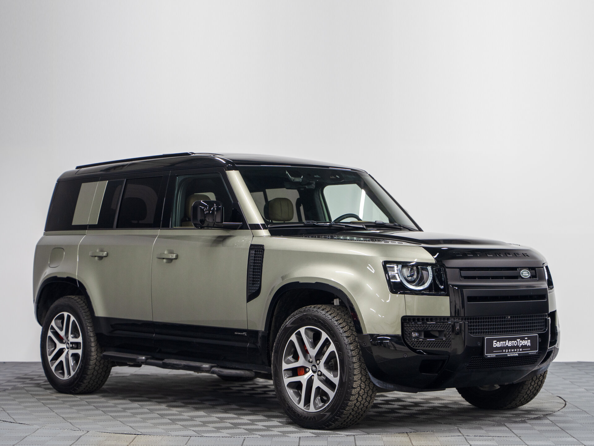 Автомобиль Land Rover Defender 130 3.0 AT (400 л.с.) 4WD - 5