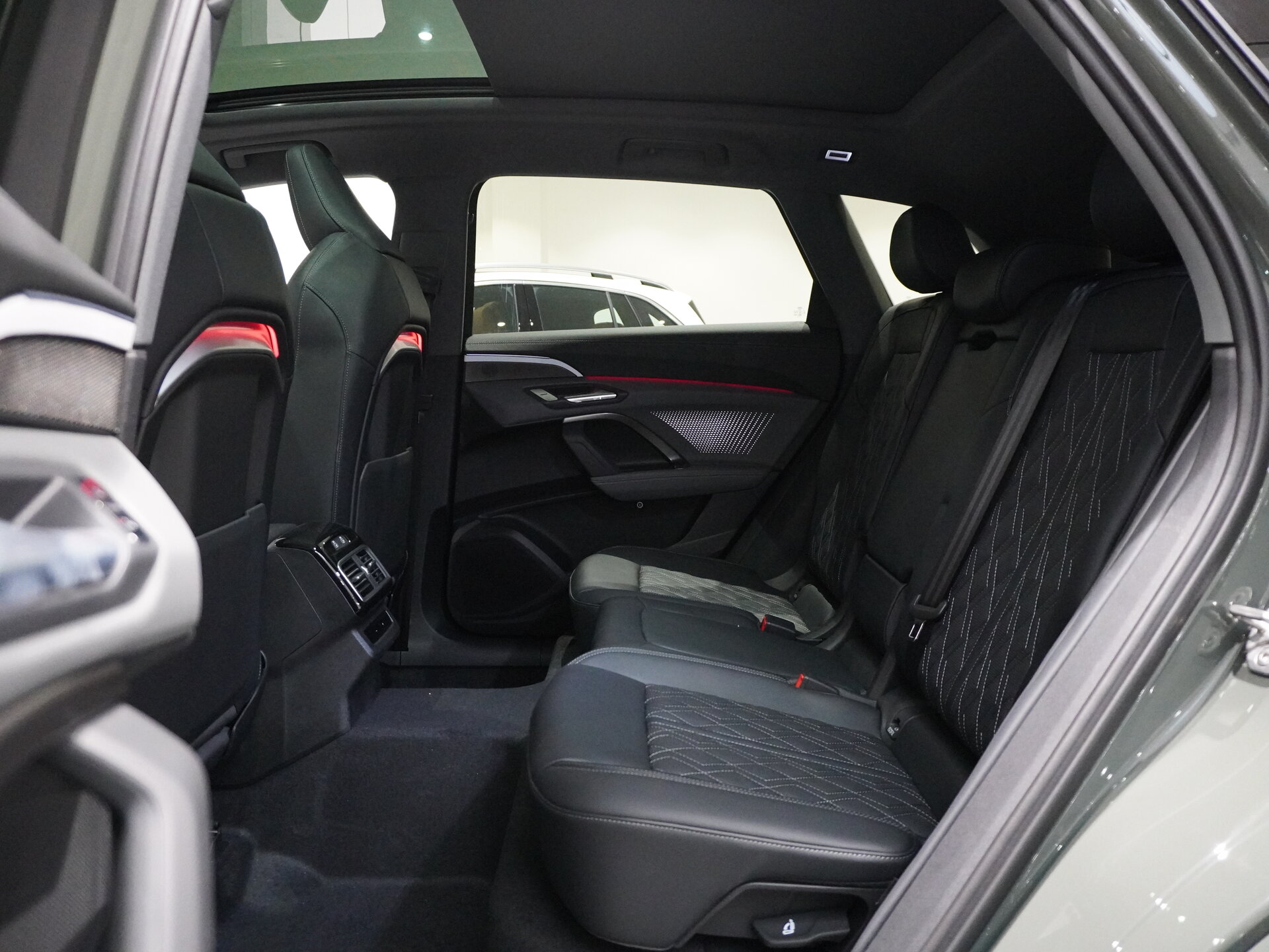 Автомобиль Audi Q5 L 2.0 AMT (204 л.с.) 4WD - 13