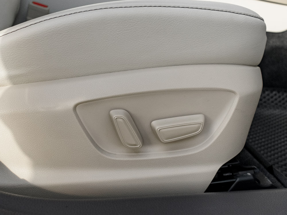 Купить Toyota Camry 3.5 AT (249 л.с.), 2022 в Екатеренбурге