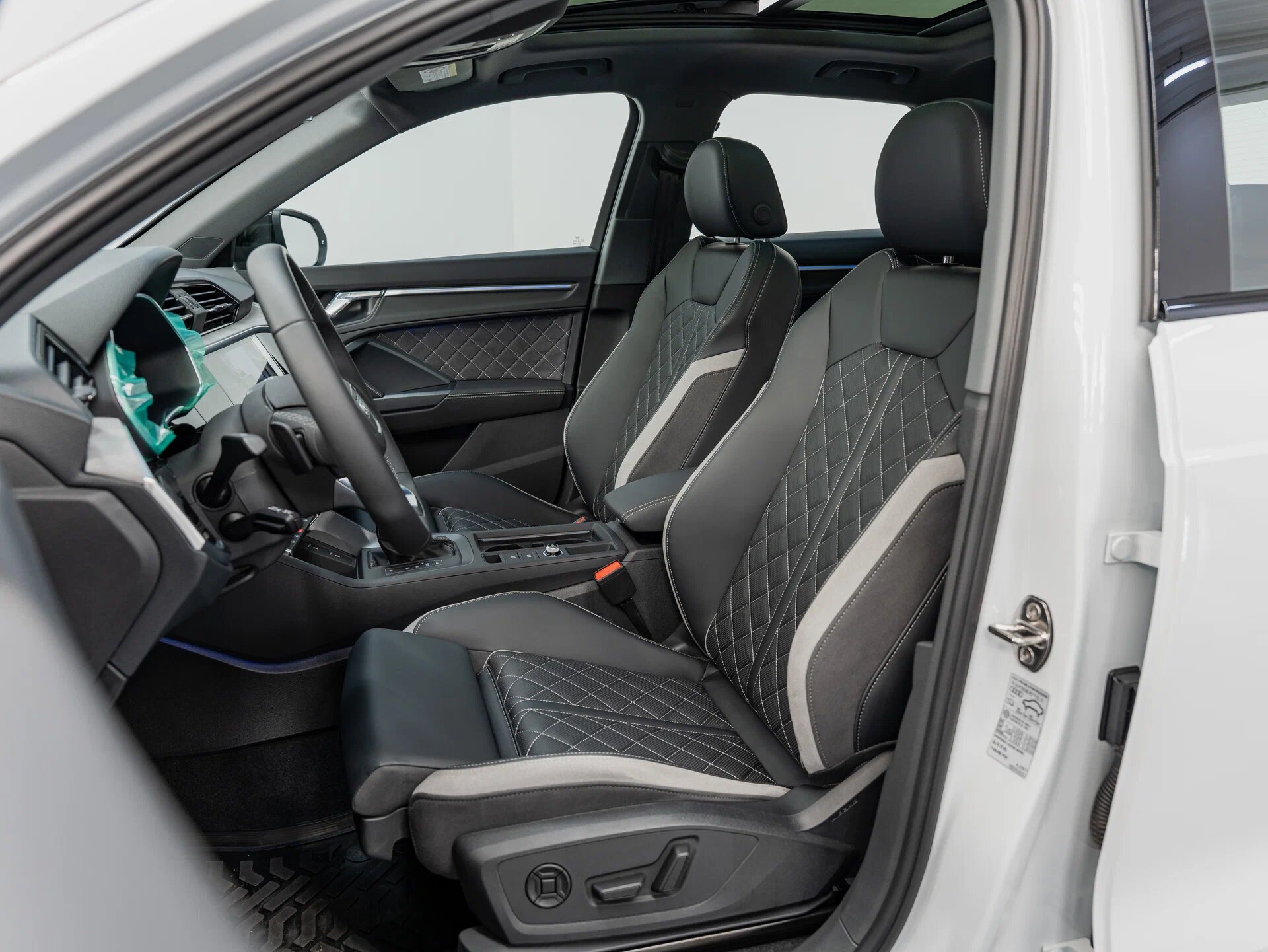 Автомобиль Audi Q3 35 TFSI 1.5 AMT (160 л.с.) - 18
