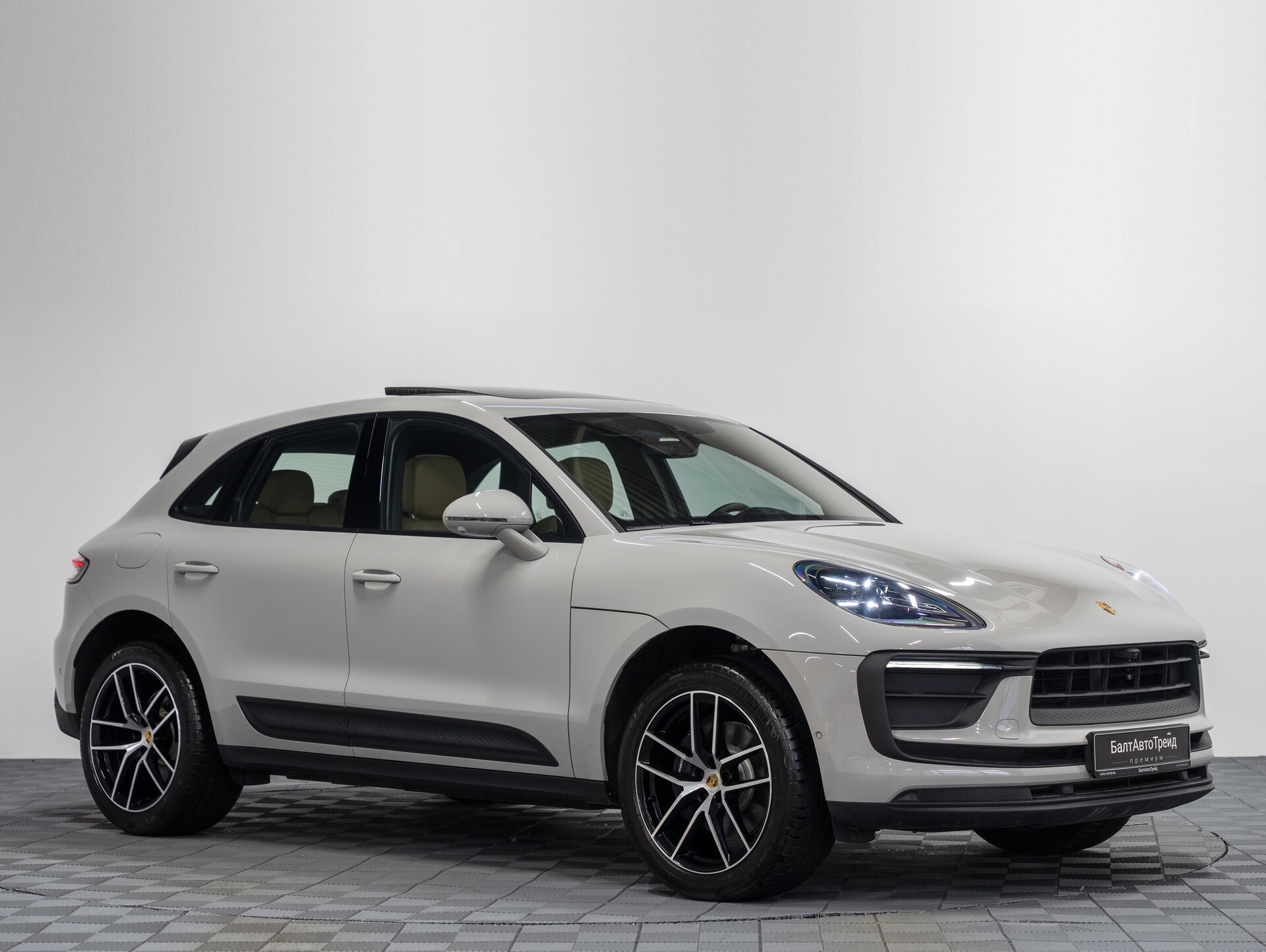Автомобиль Porsche Macan 2.0 AMT (265 л.с.) 4WD - 5