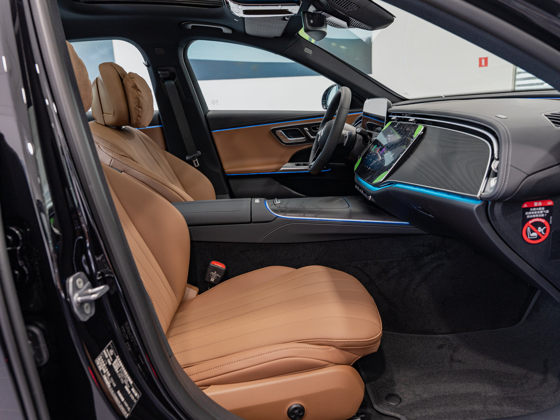 Автомобиль Mercedes-Benz E-Класс 260 L 2.0 AT (204 л.с.) 4WD - 12