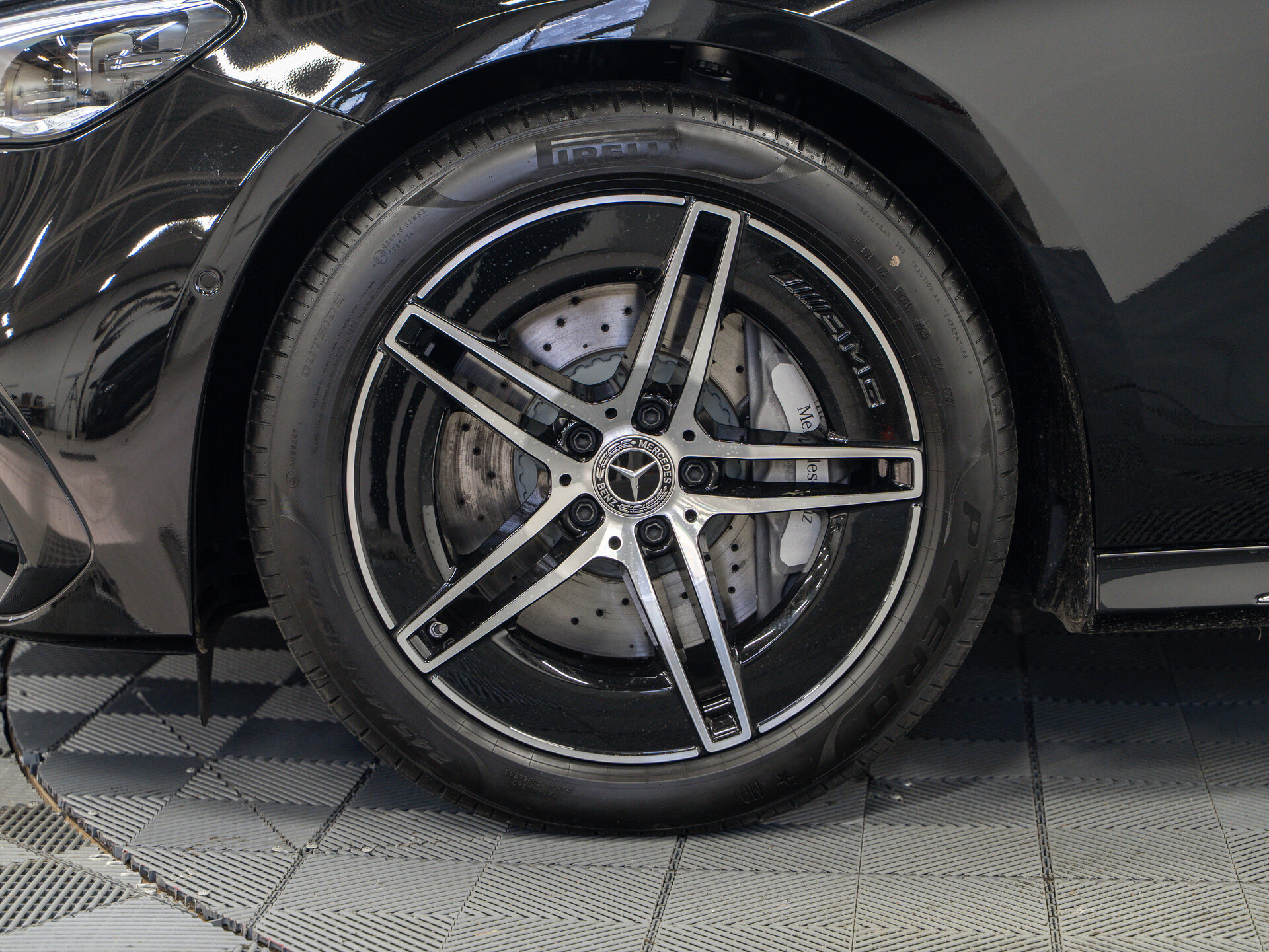 Автомобиль Mercedes-Benz E-Класс 300 2.0 AT (258 л.с.) 4WD - 14