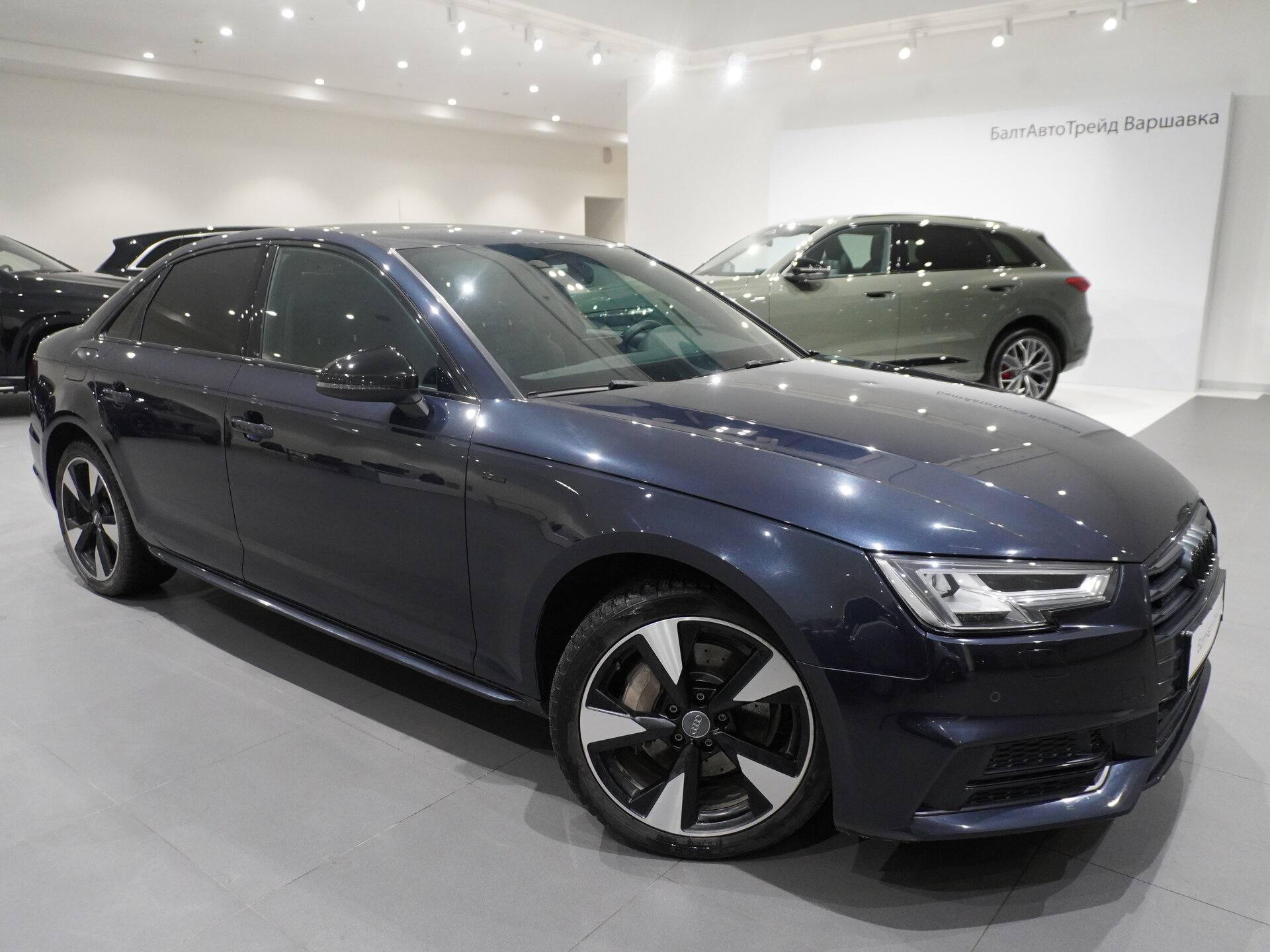 Автомобиль Audi A4 2.0d AMT (190 л.с.) 4WD - 3