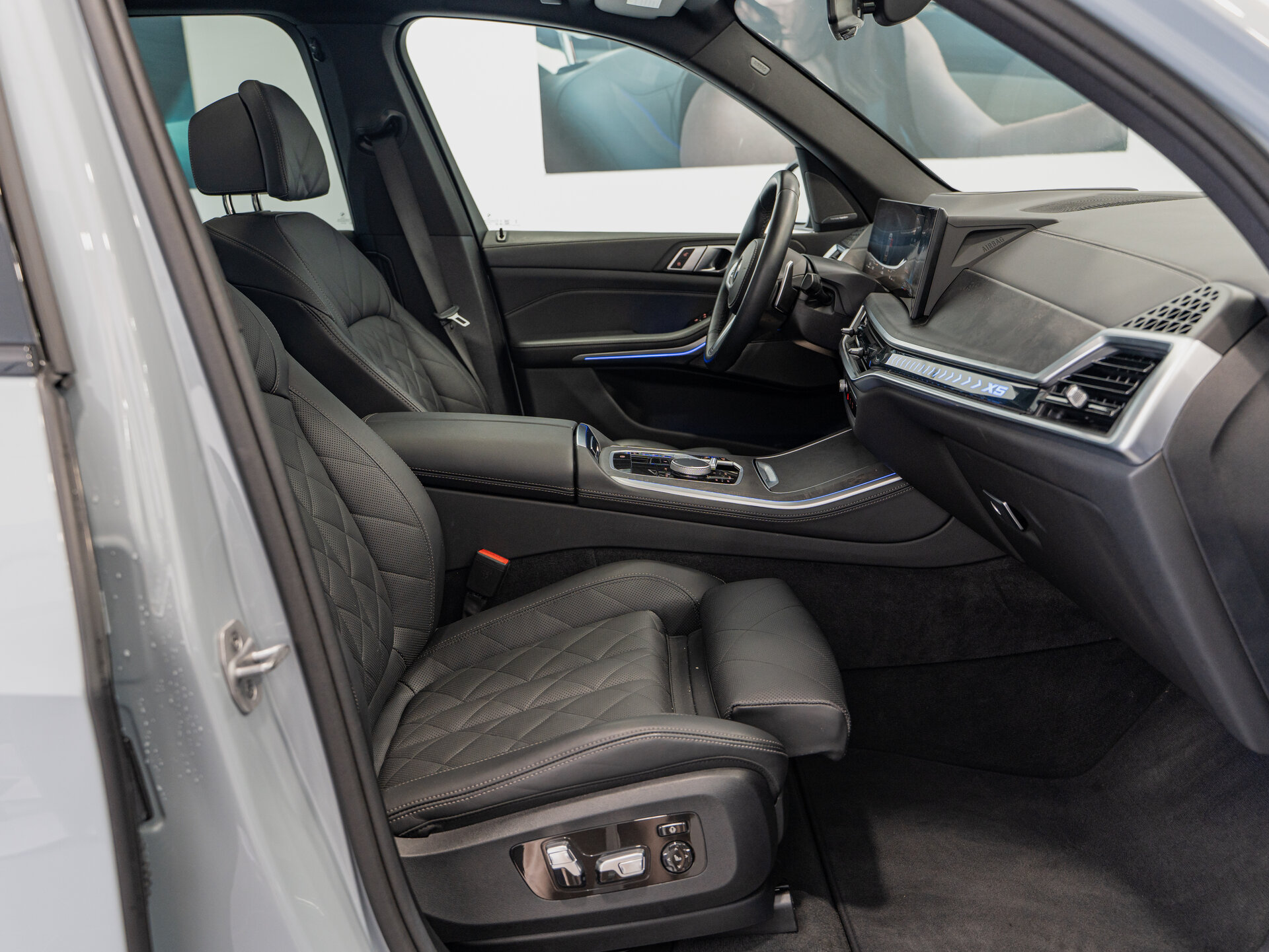 Автомобиль BMW X5 40i 3.0 AT (381 л.с.) 4WD - 8