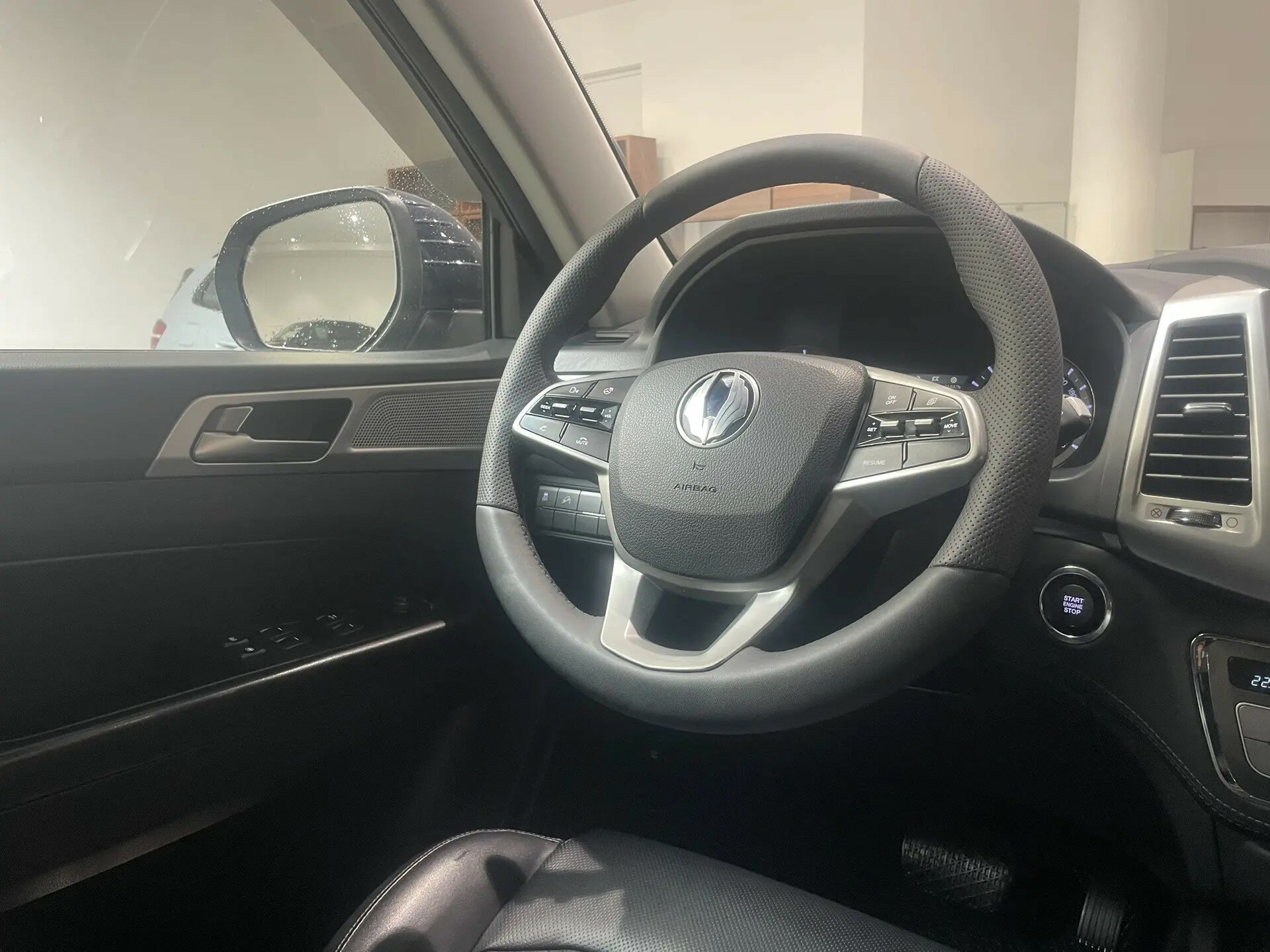 Автомобиль SsangYong Rexton Sports 2.2d AT (181 л.с.) 4WD - 14