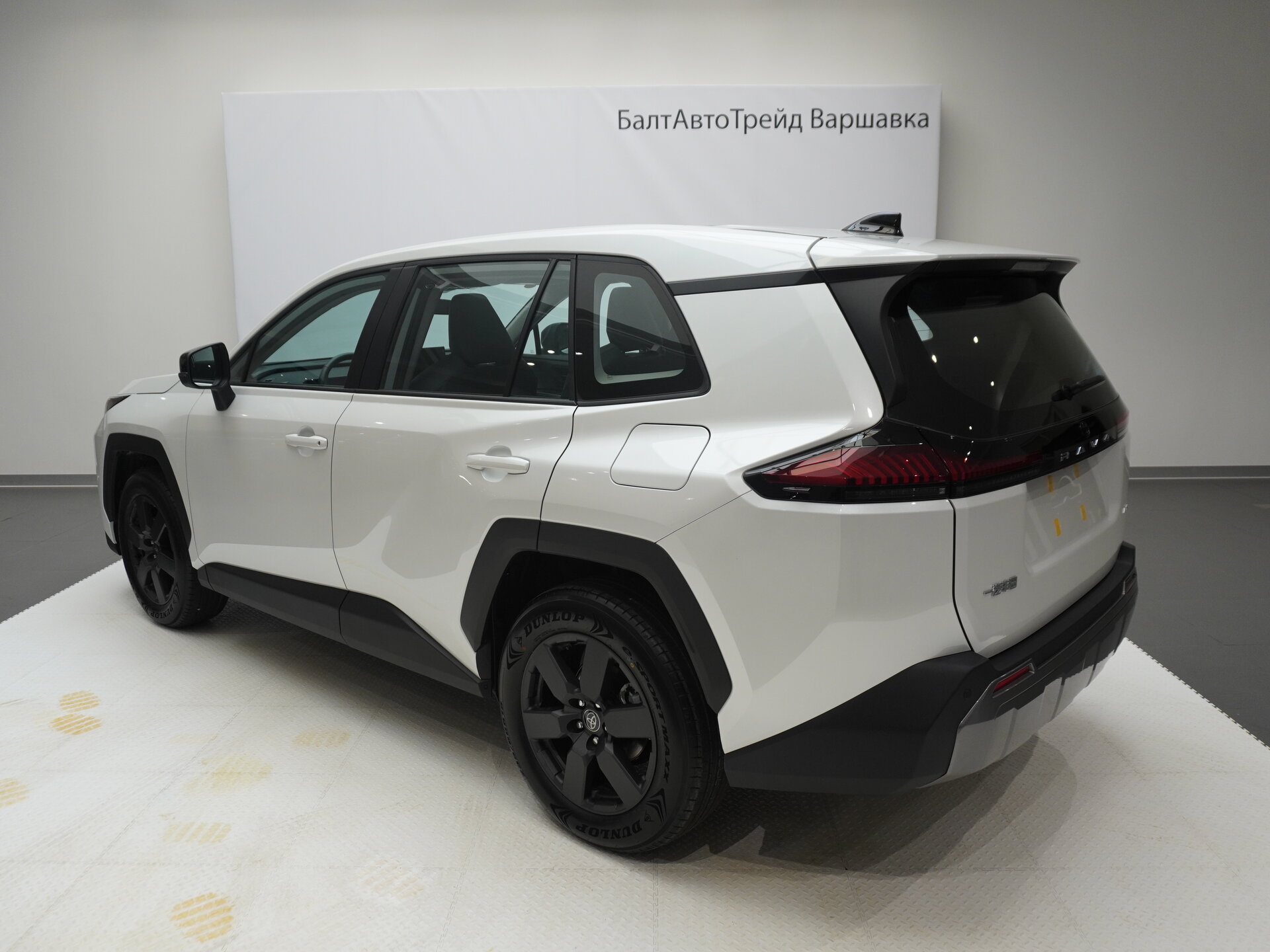 Автомобиль Toyota RAV4 2.0 CVT (171 л.с.) 4WD - 10