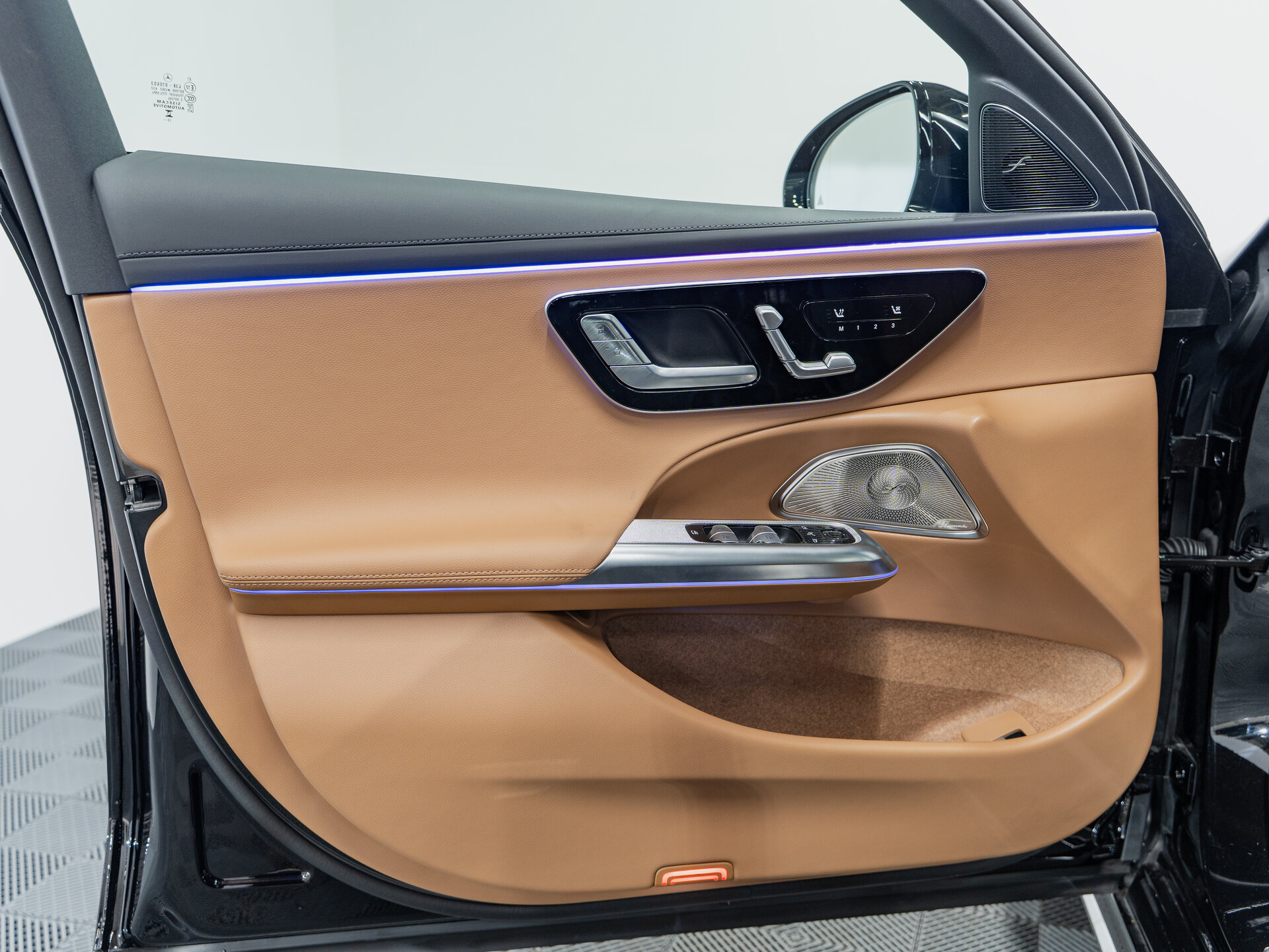 Автомобиль Mercedes-Benz E-Класс 300 2.0 AT (258 л.с.) 4WD - 16