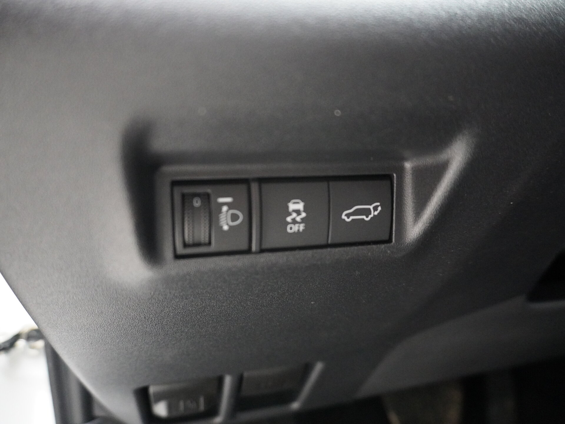 Автомобиль Toyota RAV4 2.0 CVT (171 л.с.) 4WD - 13