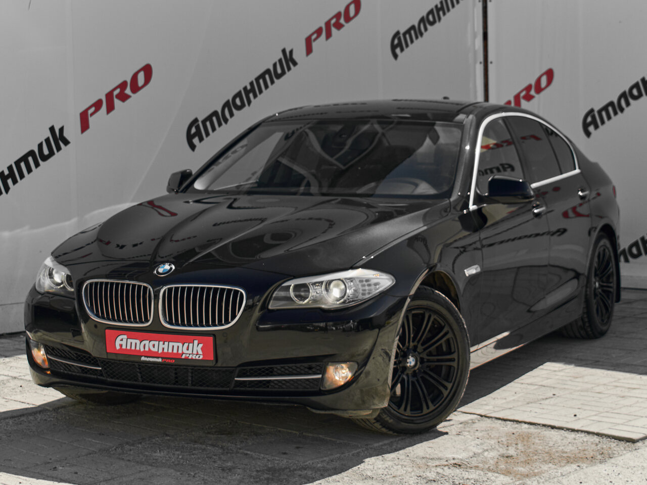 Купить BMW 5 серии 523i 2.5 AT (204 л.с.), 2011 в Екатеренбурге