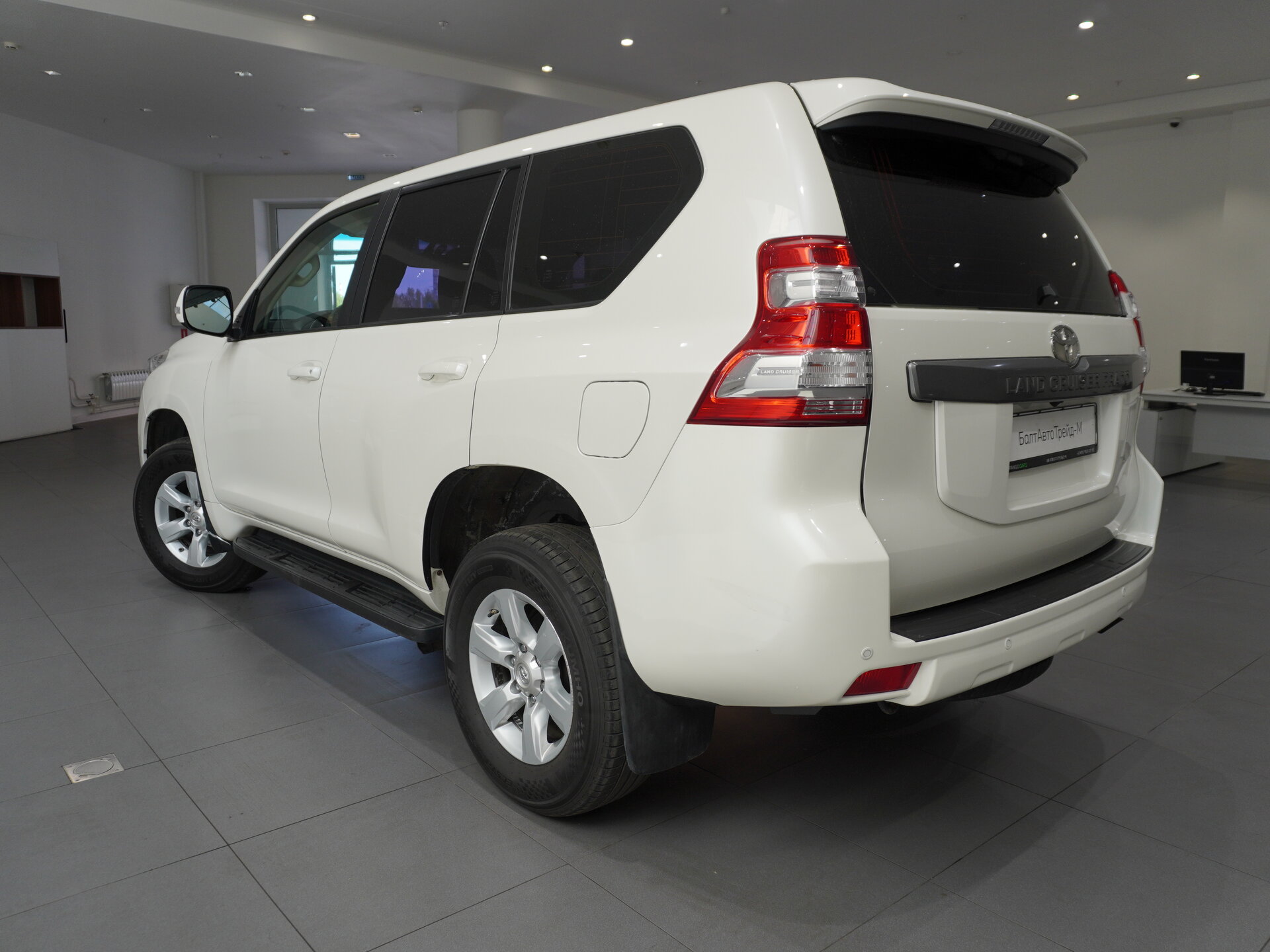 Автомобиль Toyota Land Cruiser Prado 3.0d AT (173 л.с.) 4WD - 6