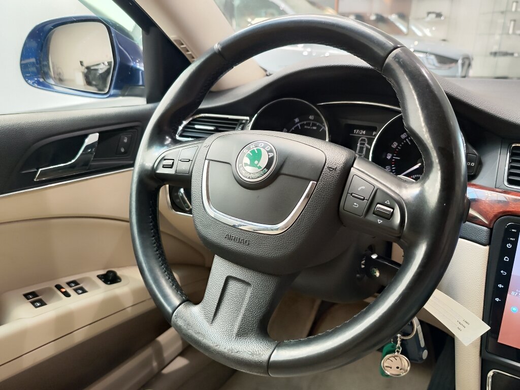 Автомобиль Skoda Superb 3.6 AMT (260 л.с.) 4WD - 19