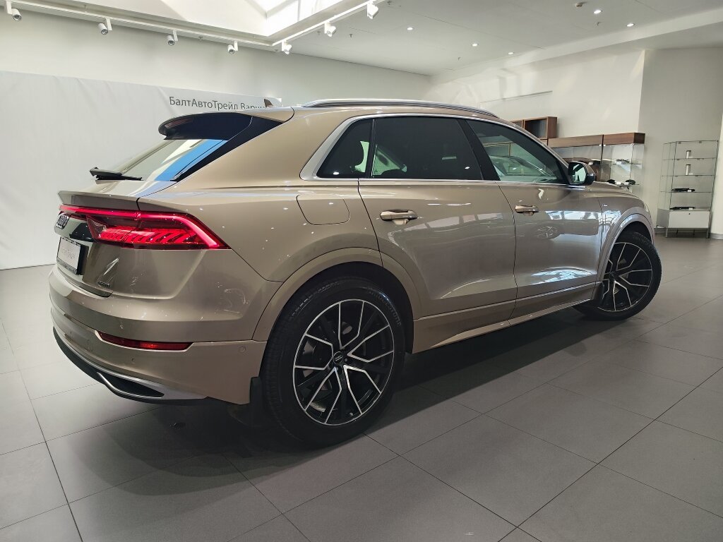 Автомобиль Audi Q8 55 TFSI 3.0 AT (340 л.с.) 4WD - 6