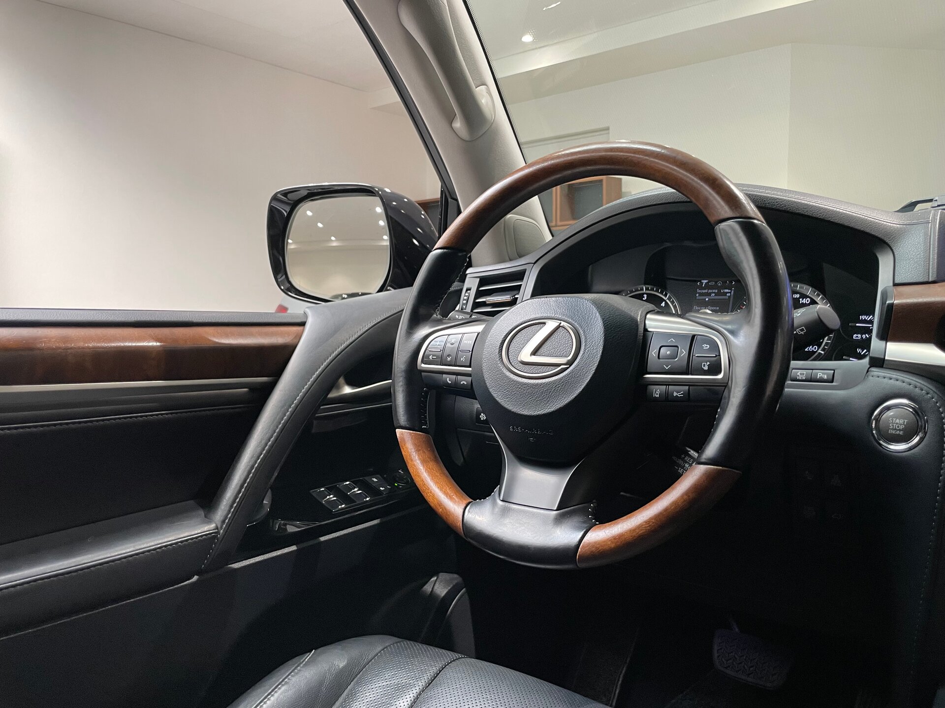 Автомобиль Lexus LX 450d 4.5d AT (272 л.с.) 4WD - 14