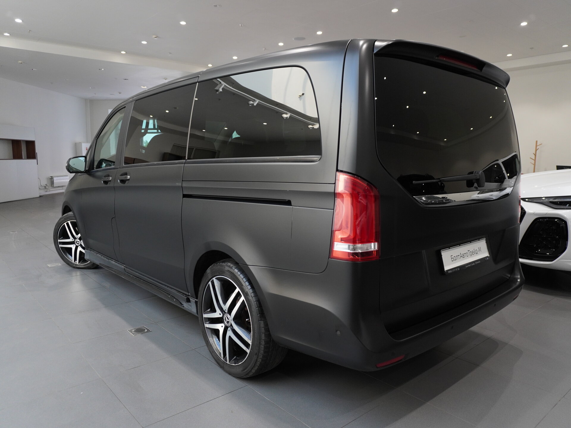 Автомобиль Mercedes-Benz V-Класс 250 d длинный 2.1d AT (190 л.с.) 4WD - 6