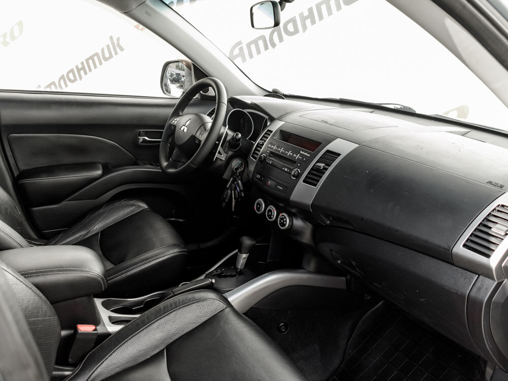 Купить Mitsubishi Outlander 3.0 AT (220 л.с.) 4WD, 2008 в Екатеренбурге