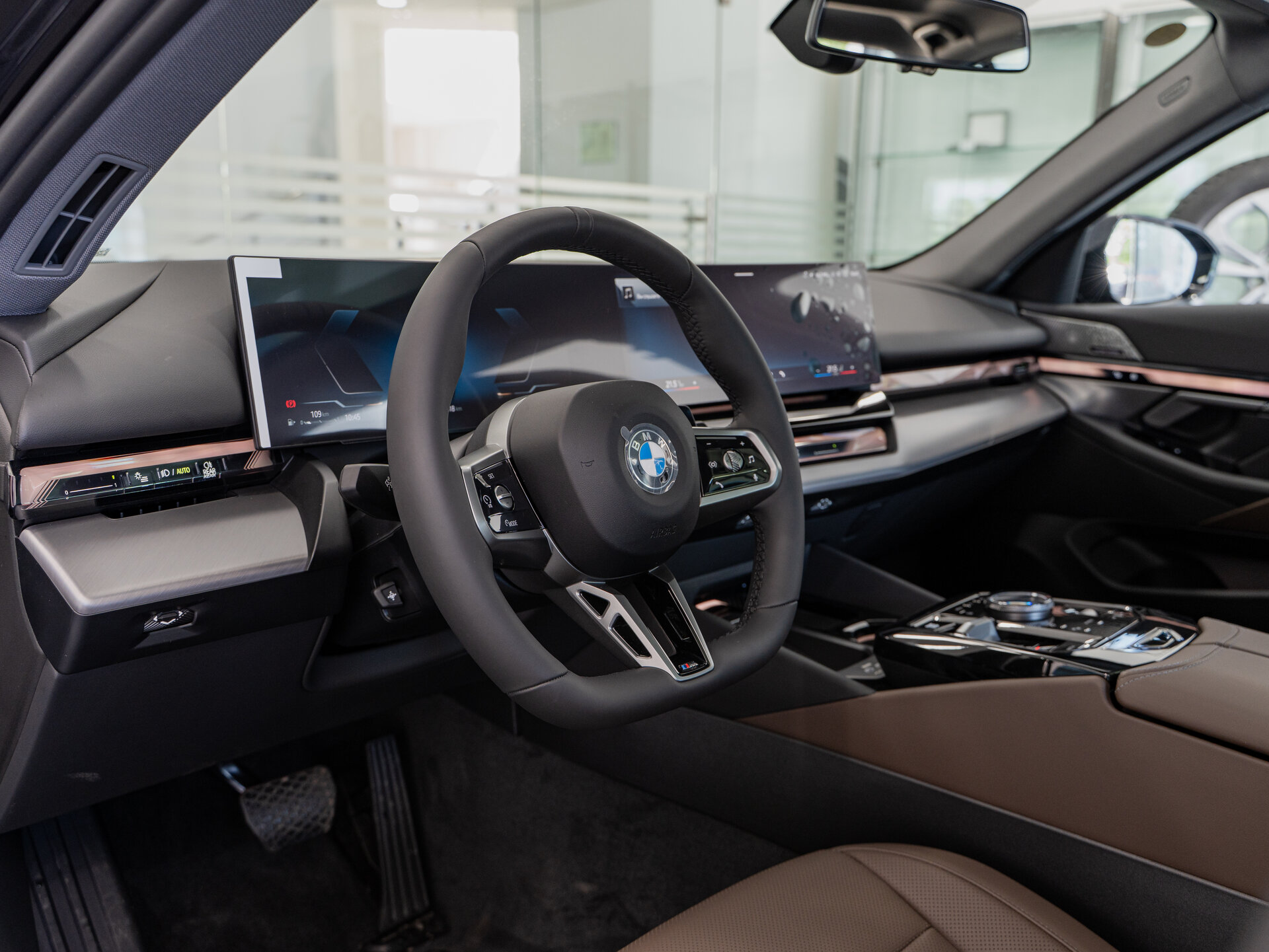 Автомобиль BMW 5 серии 530Li xDrive 2.0 AT (258 л.с.) 4WD - 7