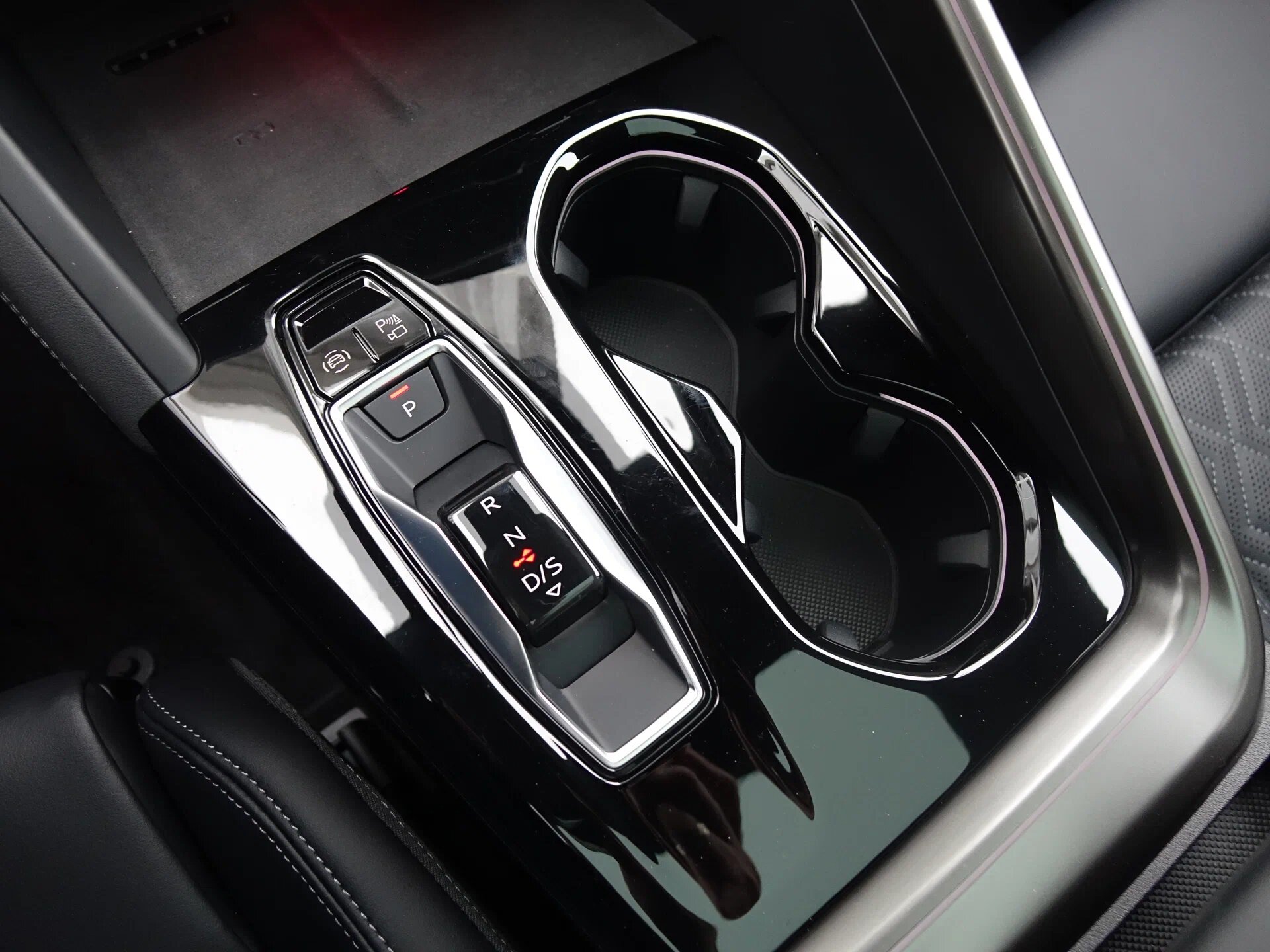 Автомобиль Audi Q5 L 2.0 AMT (204 л.с.) 4WD - 18
