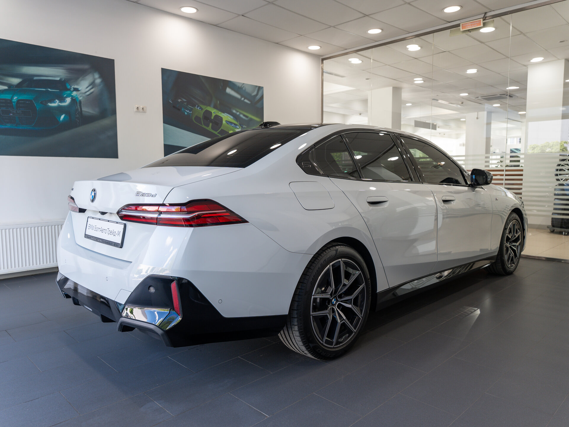 Автомобиль BMW 5 серии 523d xDrive 2.0d AT (197 л.с.) 4WD - 2