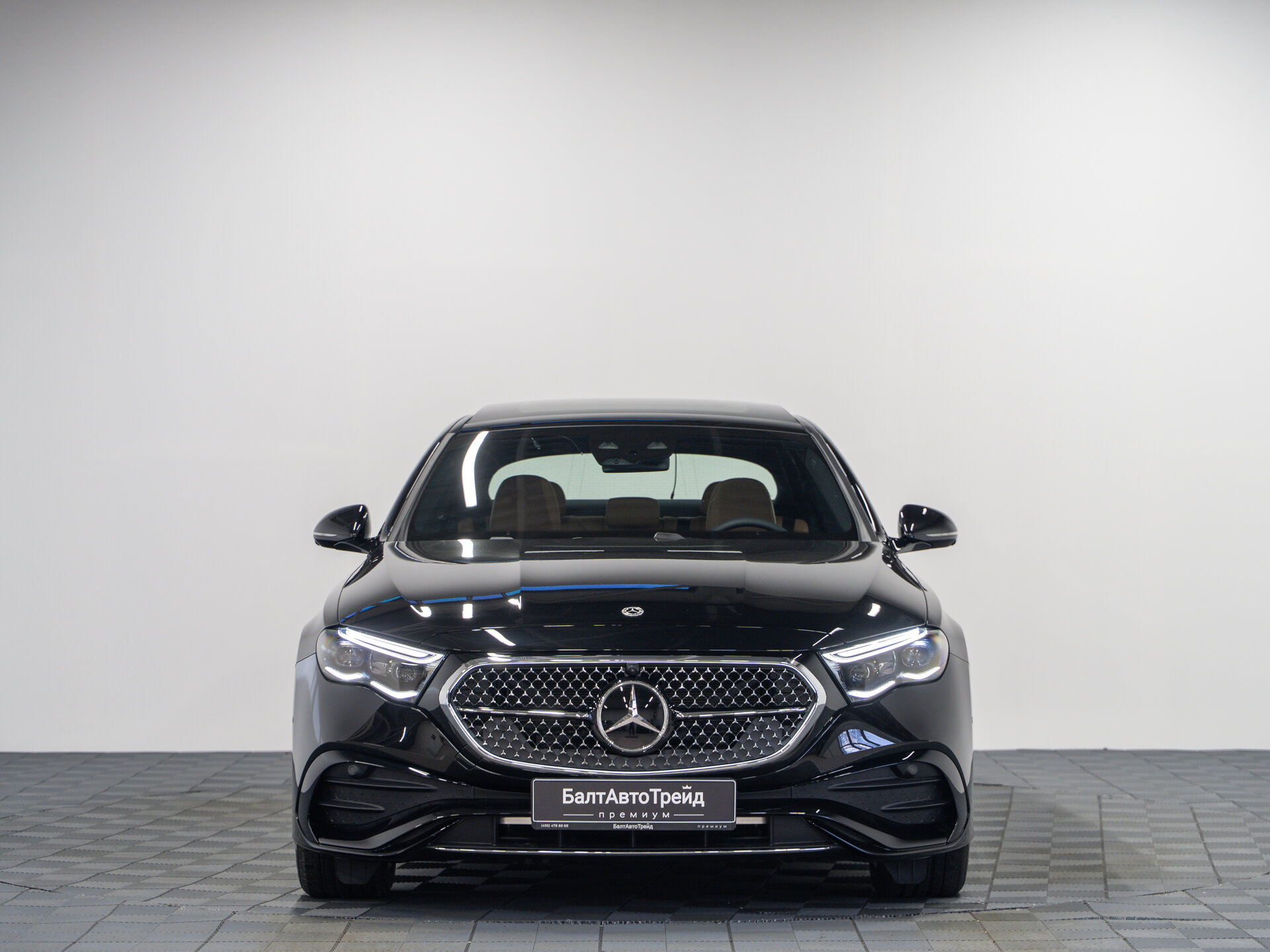 Автомобиль Mercedes-Benz E-Класс 300 2.0 AT (258 л.с.) 4WD - 4