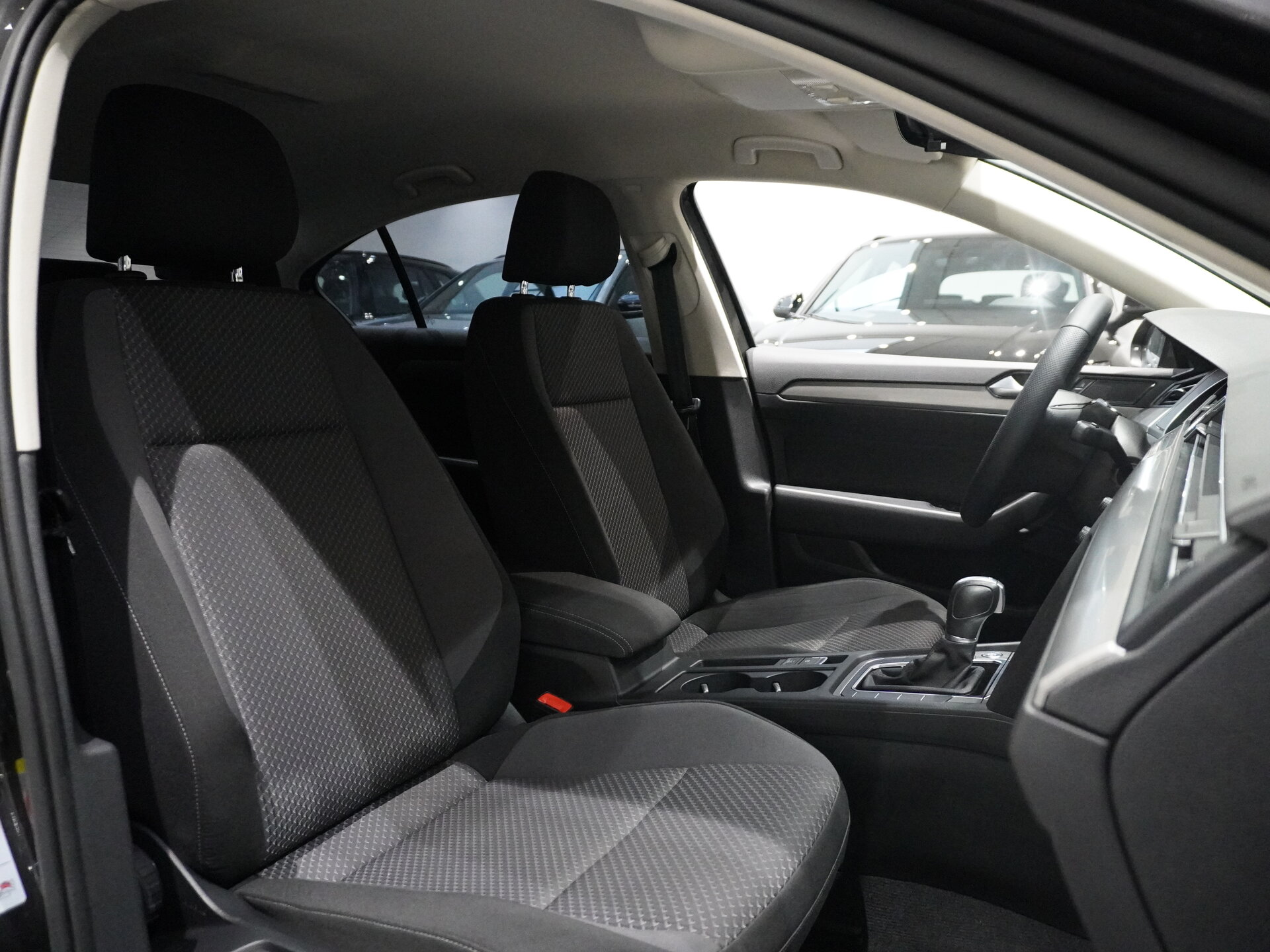 Автомобиль Volkswagen Passat 1.4 AMT (125 л.с.) - 12