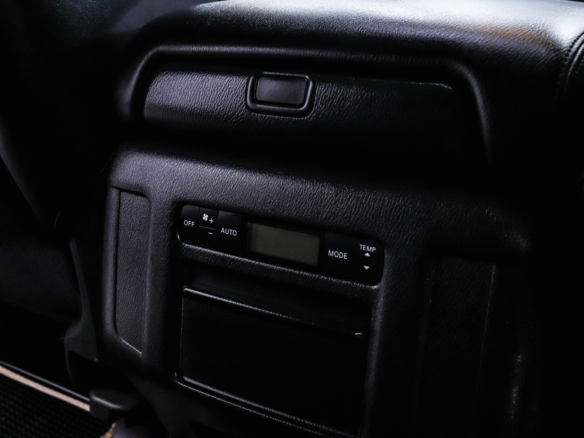 Nissan Patrol 2011 33
