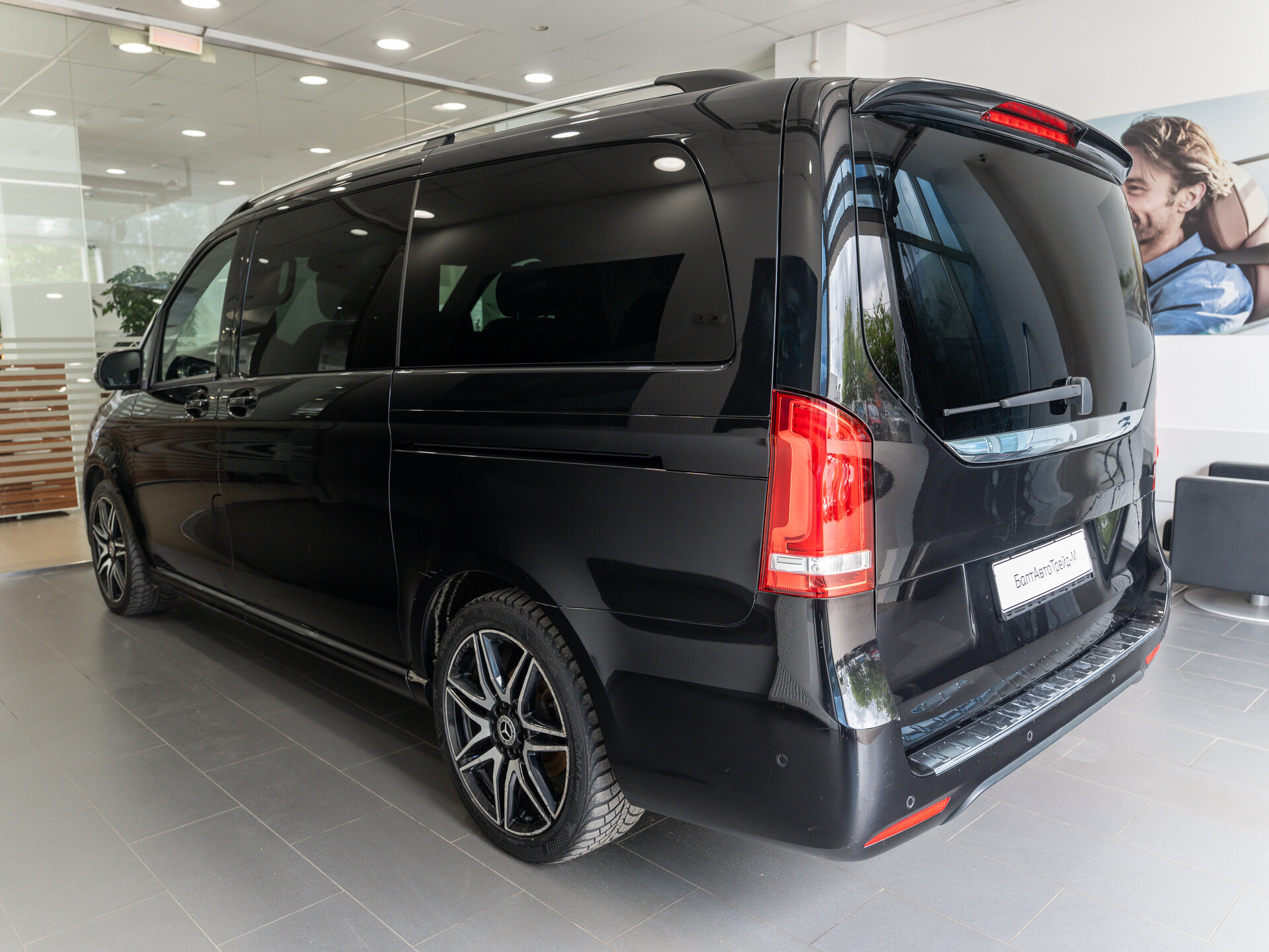 Автомобиль Mercedes-Benz V-Класс 250 d длинный 2.1d AT (190 л.с.) 4WD - 6
