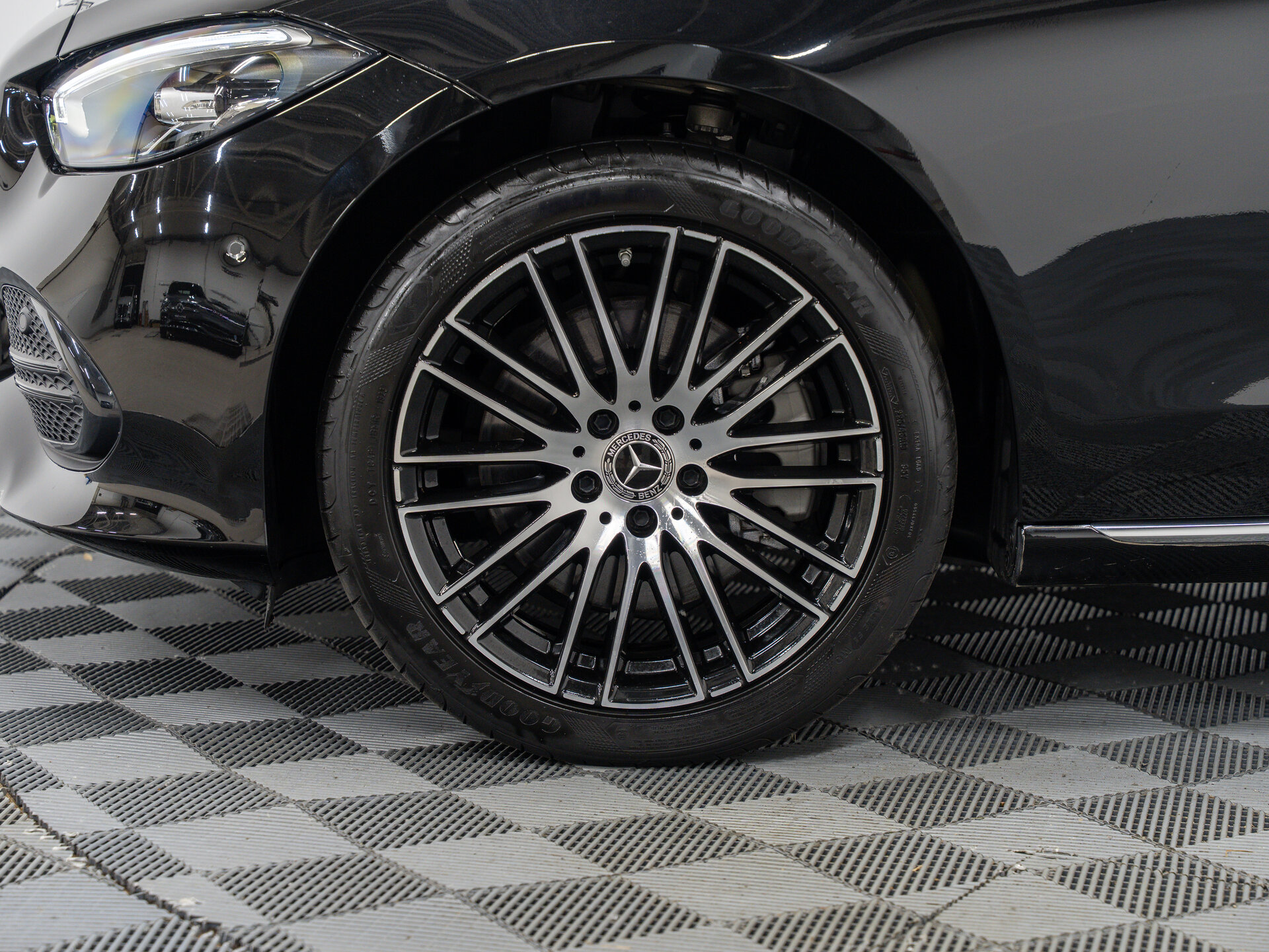 Автомобиль Mercedes-Benz C-Класс 260 L 1.5 AT (204 л.с.) - 3