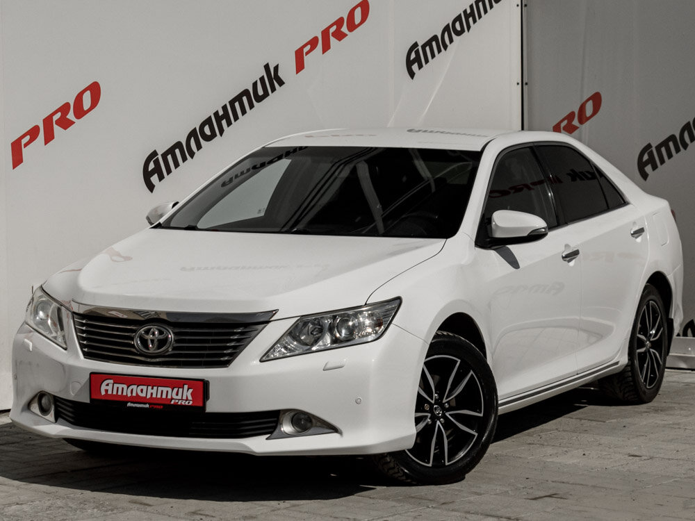 Купить Toyota Camry 2.5 AT (181 л.с.), 2013 в Екатеренбурге