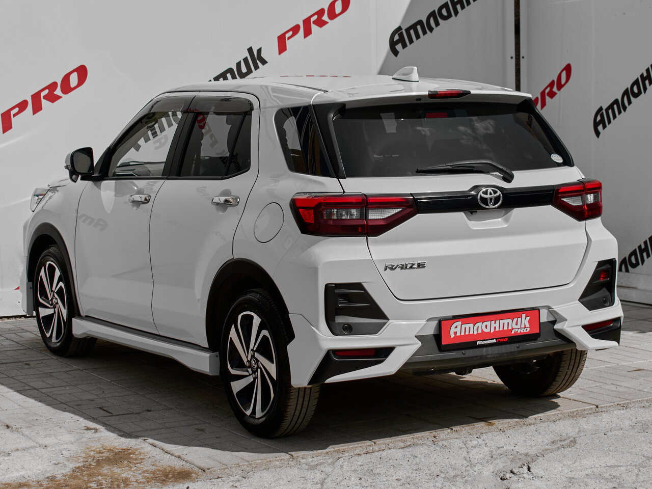 Купить Toyota Raize 1.0 CVT (98 л.с.) 4WD, 2020 в Екатеренбурге