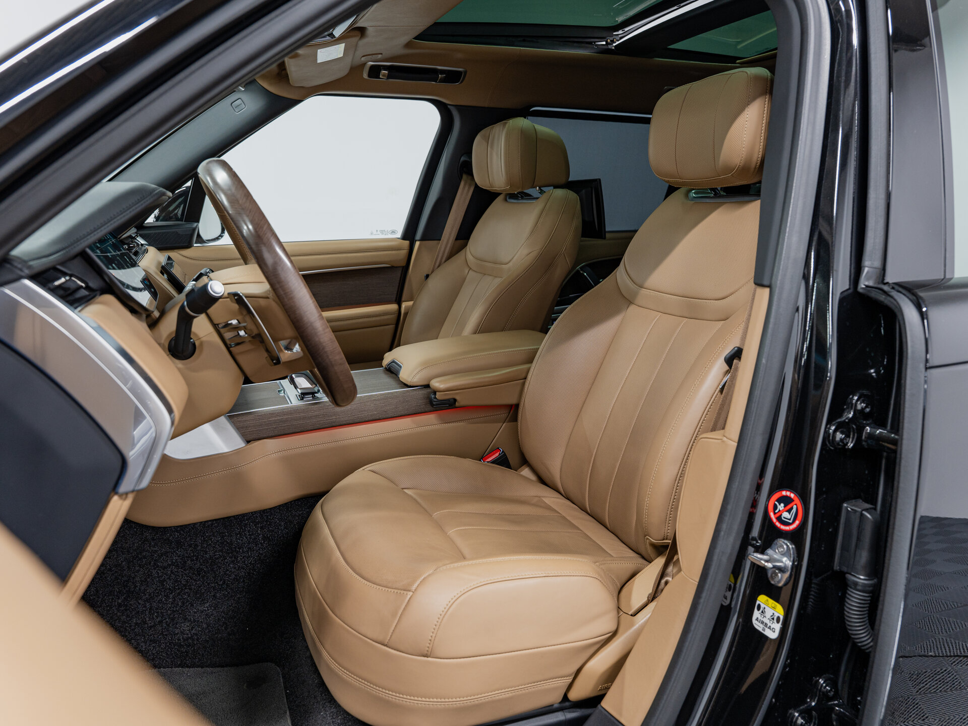Автомобиль Land Rover Range Rover P530 MHEV Long 4.4 AT (530 л.с.) 4WD - 20