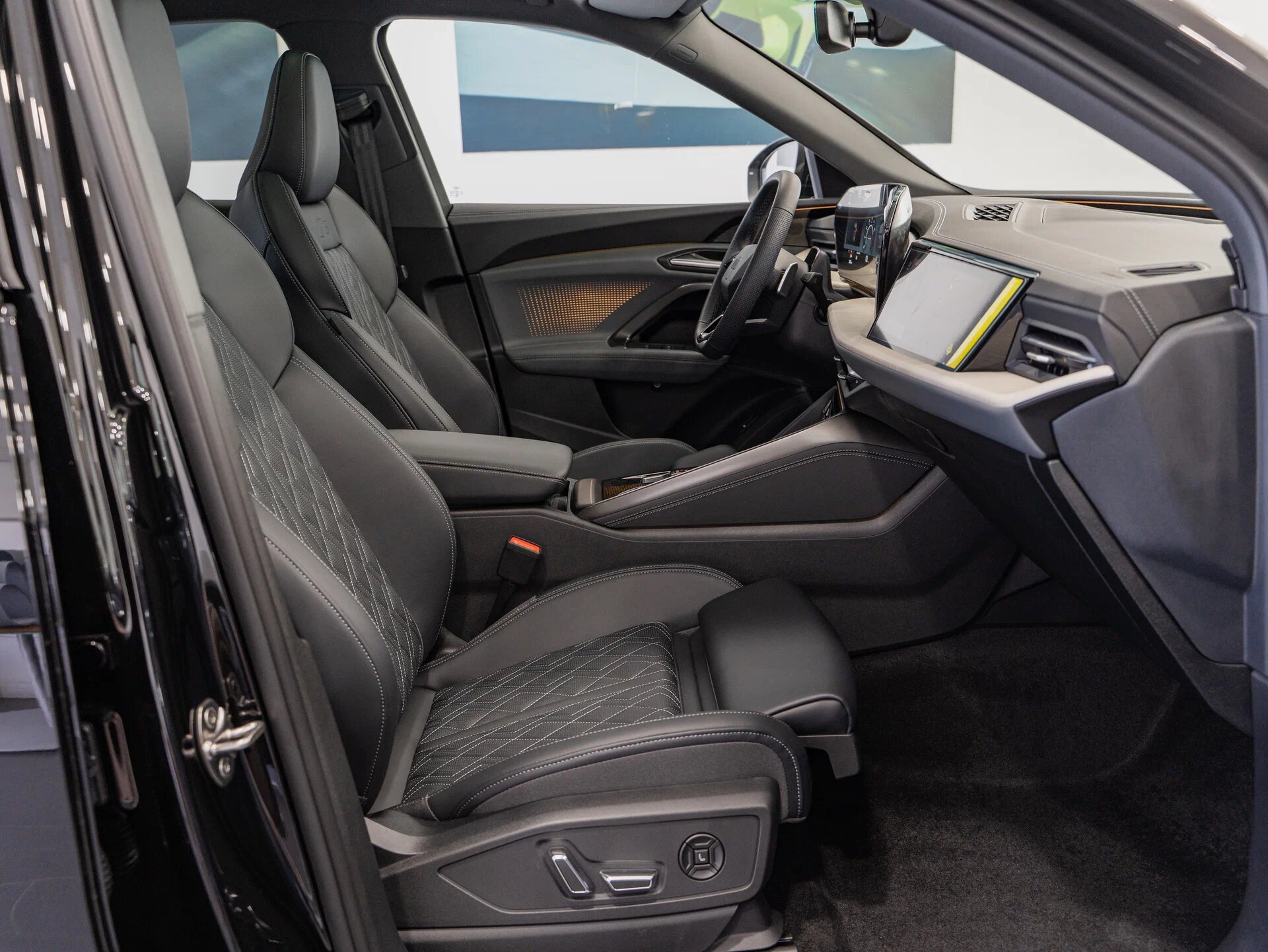 Автомобиль Audi Q5 L 2.0 AMT (204 л.с.) 4WD - 8