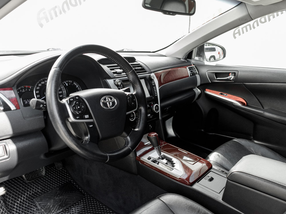 Купить Toyota Camry 2.5 AT (181 л.с.), 2013 в Екатеренбурге