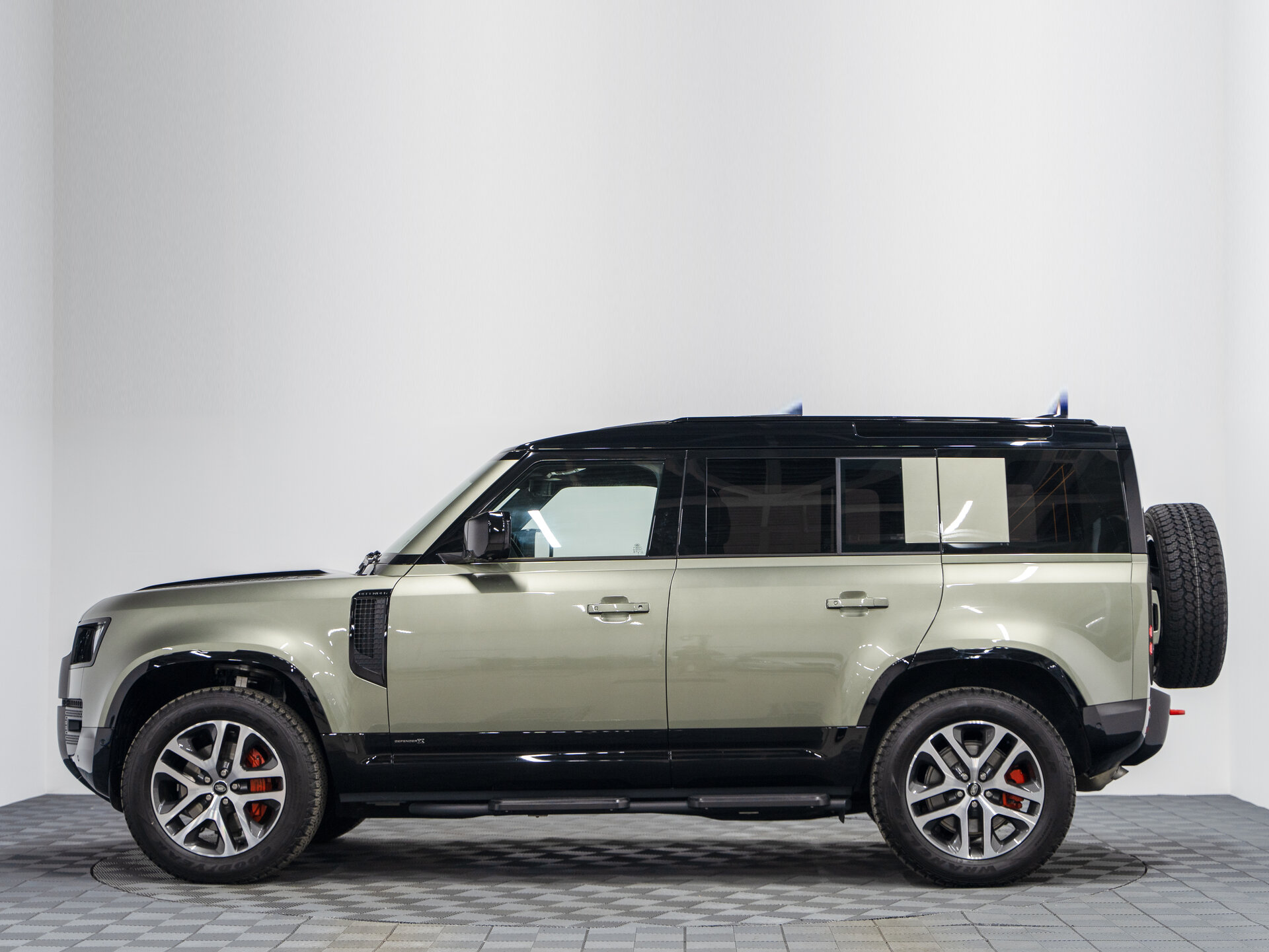 Автомобиль Land Rover Defender 130 3.0 AT (400 л.с.) 4WD - 11