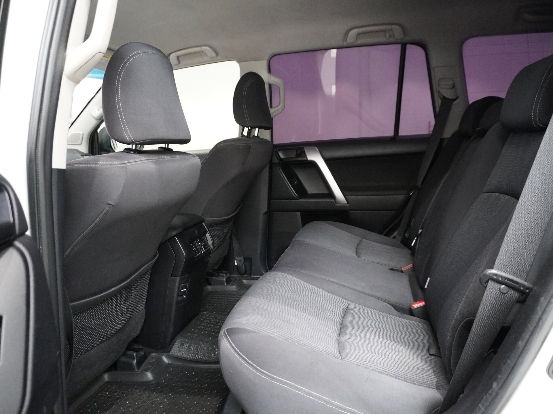 Автомобиль Toyota Land Cruiser Prado 3.0d AT (173 л.с.) 4WD - 9