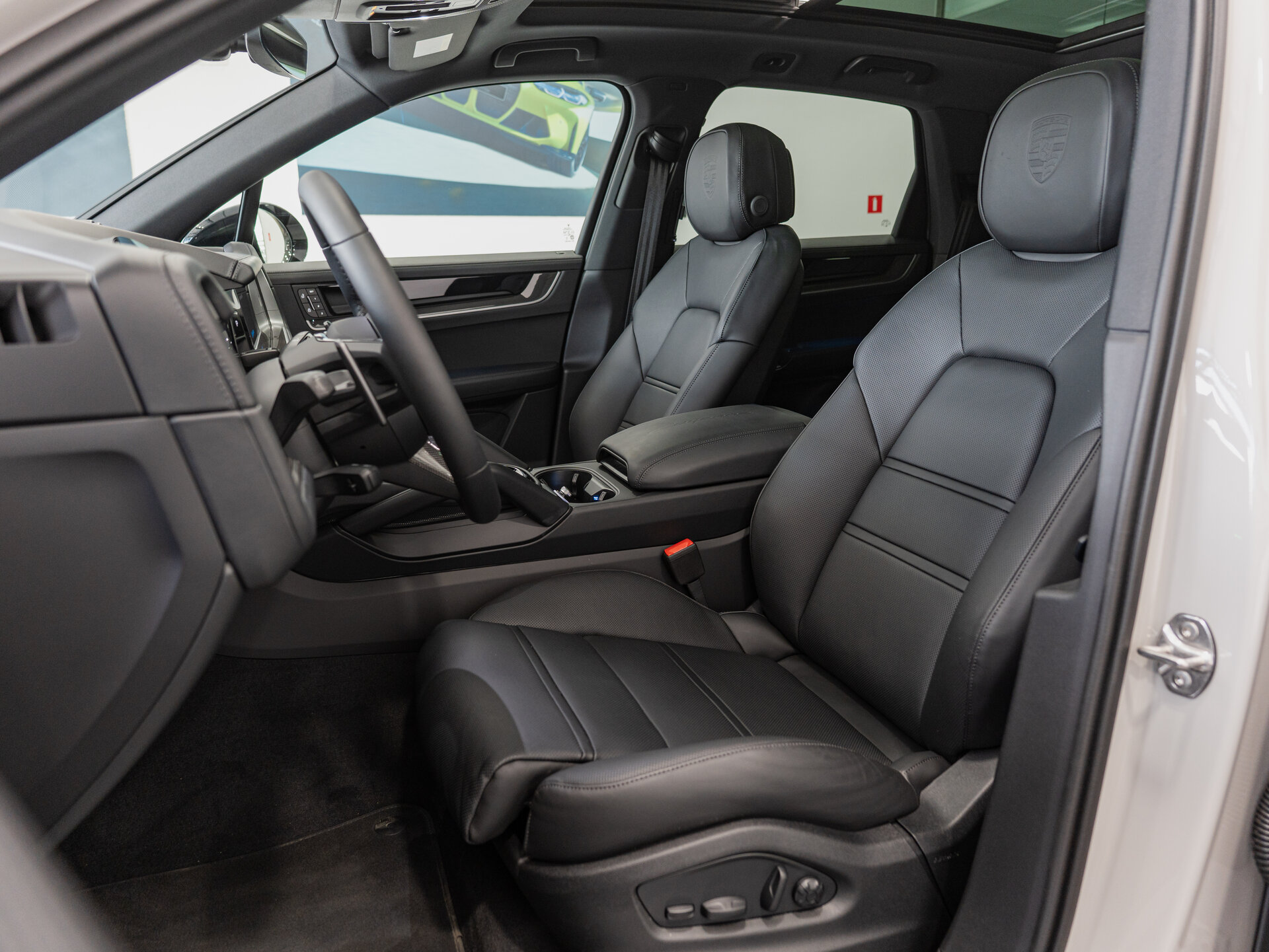 Автомобиль Porsche Cayenne 3.0 AT (353 л.с.) 4WD - 20