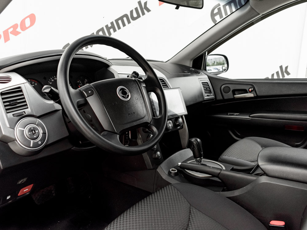 Купить SsangYong Kyron 6-speed 2.3 AT (150 л.с.) 4WD, 2014 в Екатеренбурге
