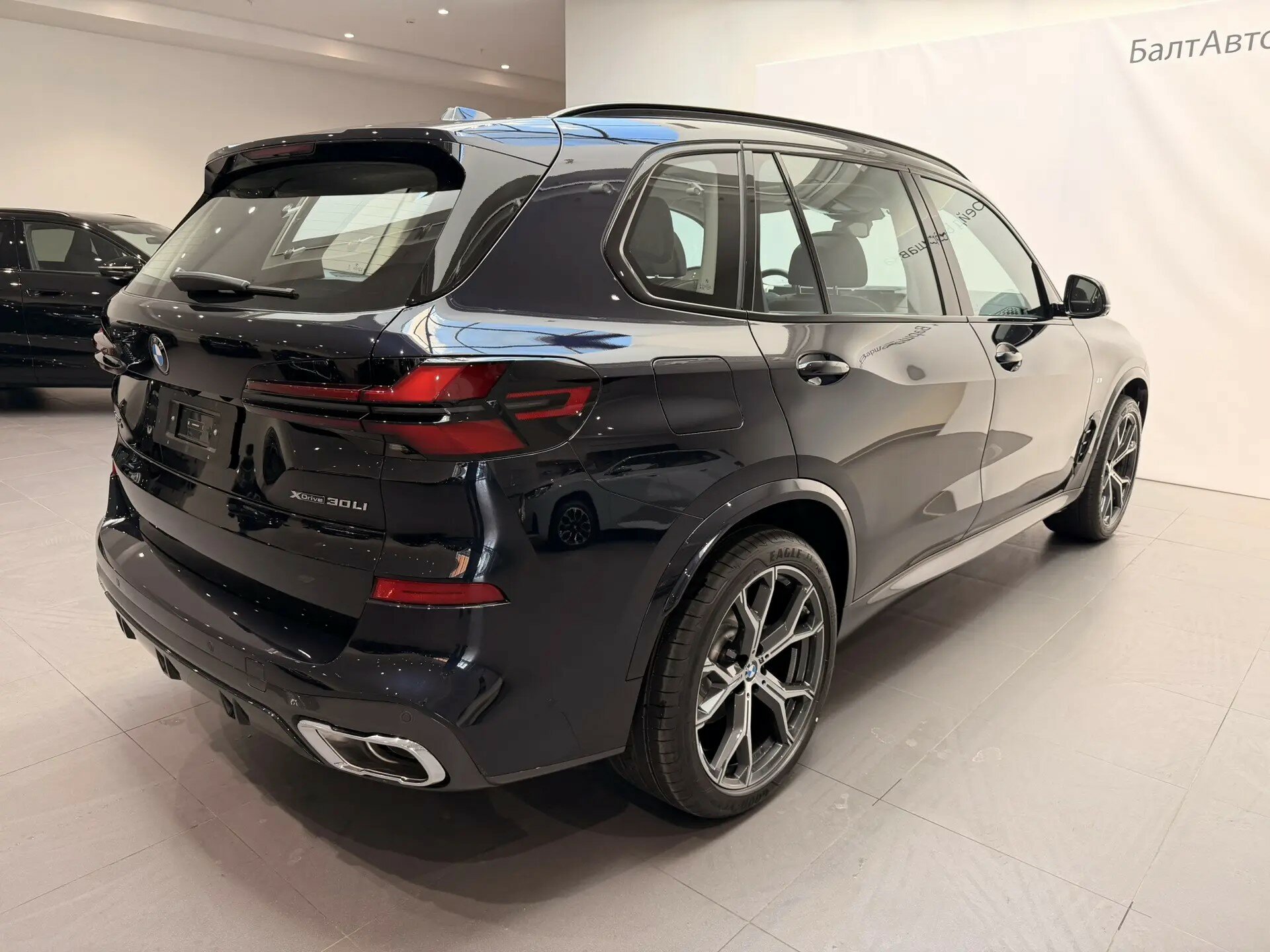 Автомобиль BMW X5 30Li 2.0 AT (258 л.с.) 4WD - 8