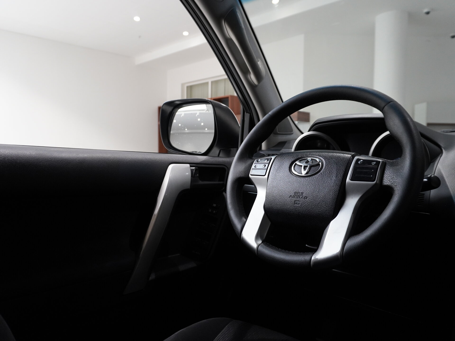Автомобиль Toyota Land Cruiser Prado 3.0d AT (173 л.с.) 4WD - 16