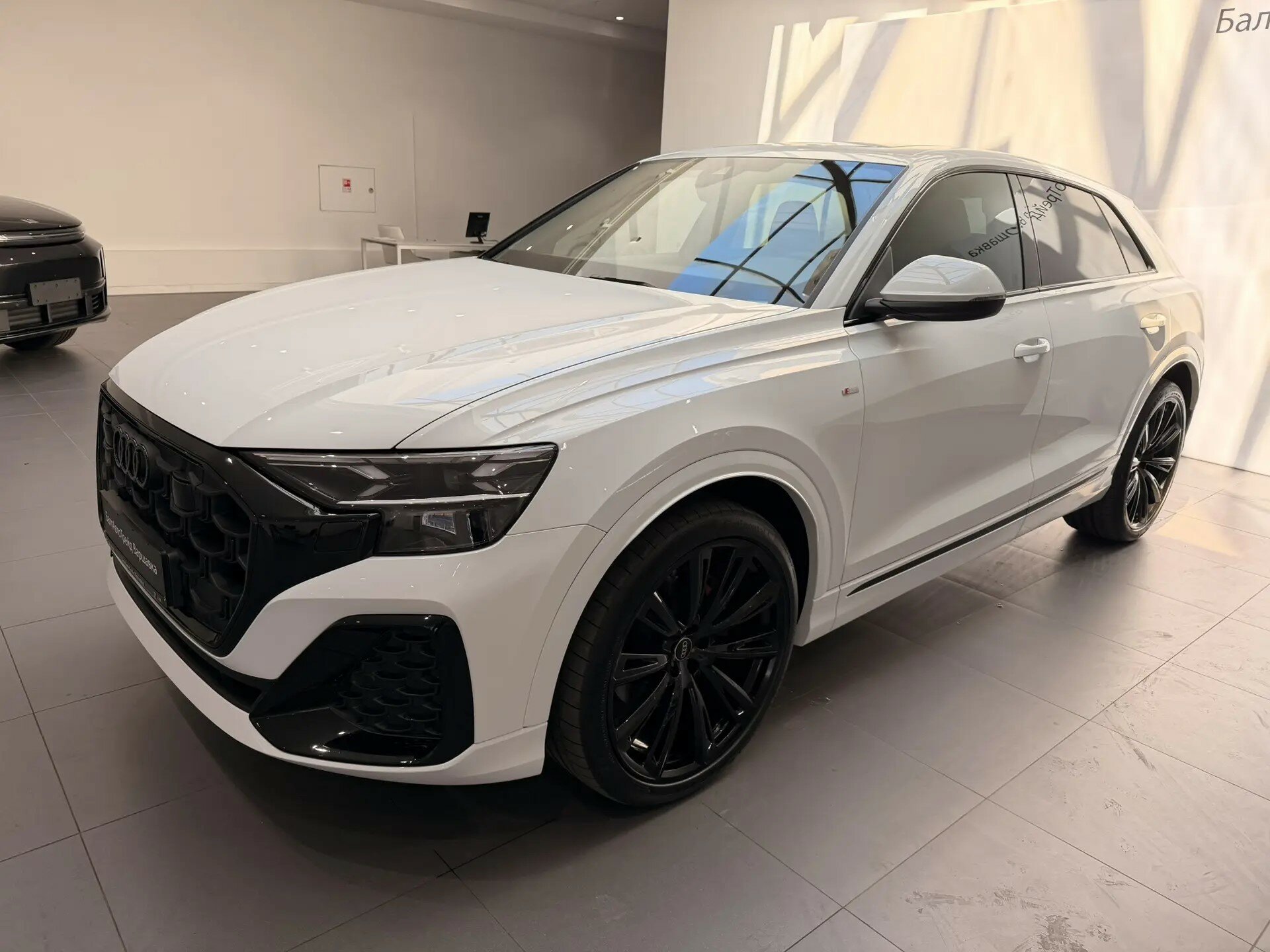 Автомобиль Audi Q8 50 TDI 3.0d AT (286 л.с.) 4WD - 1