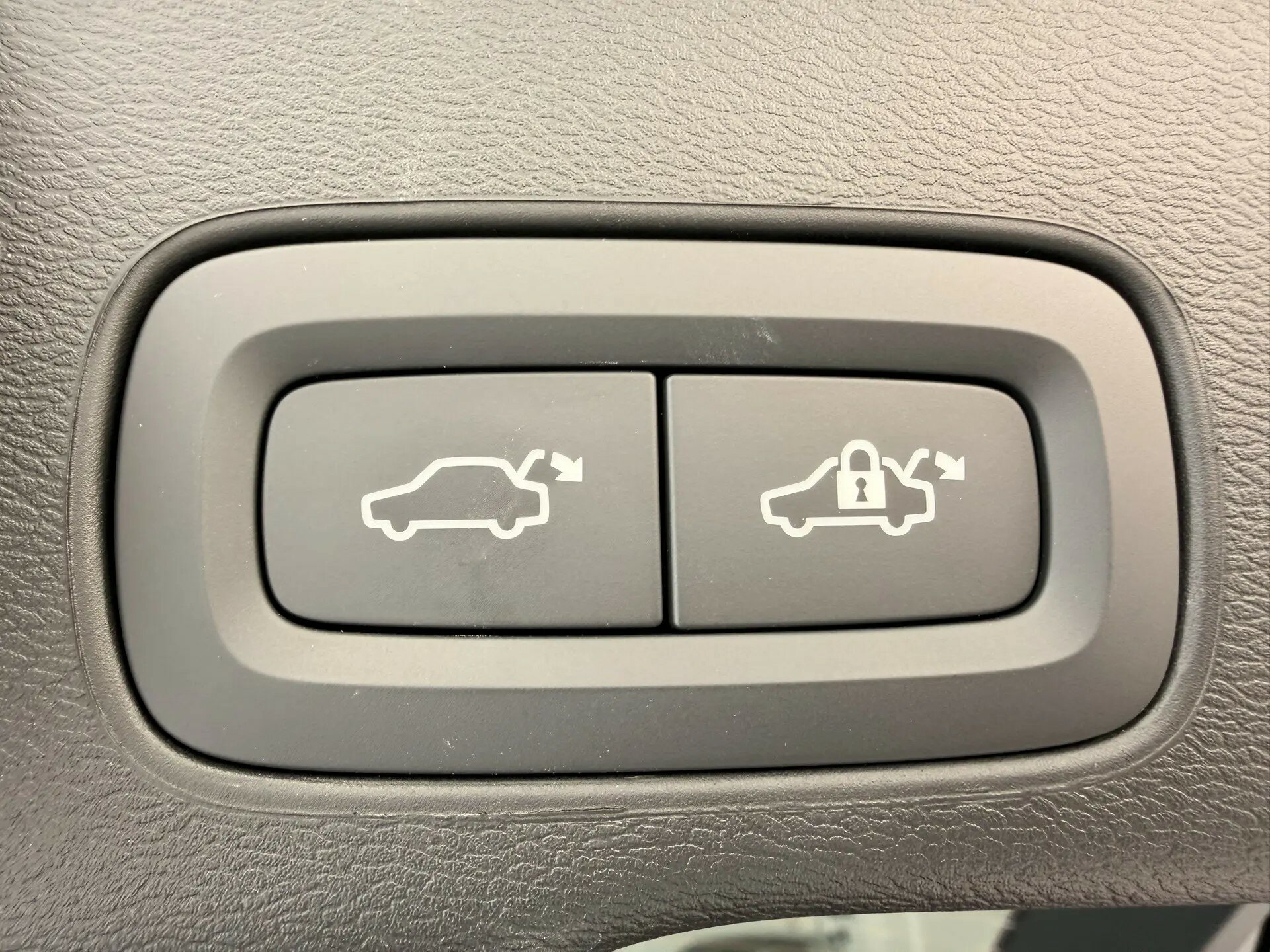 Автомобиль Volvo XC60 2.0 AT (250 л.с.) 4WD - 13
