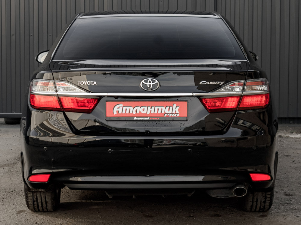 Купить Toyota Camry 2.5 AT (181 л.с.), 2015 в Екатеренбурге