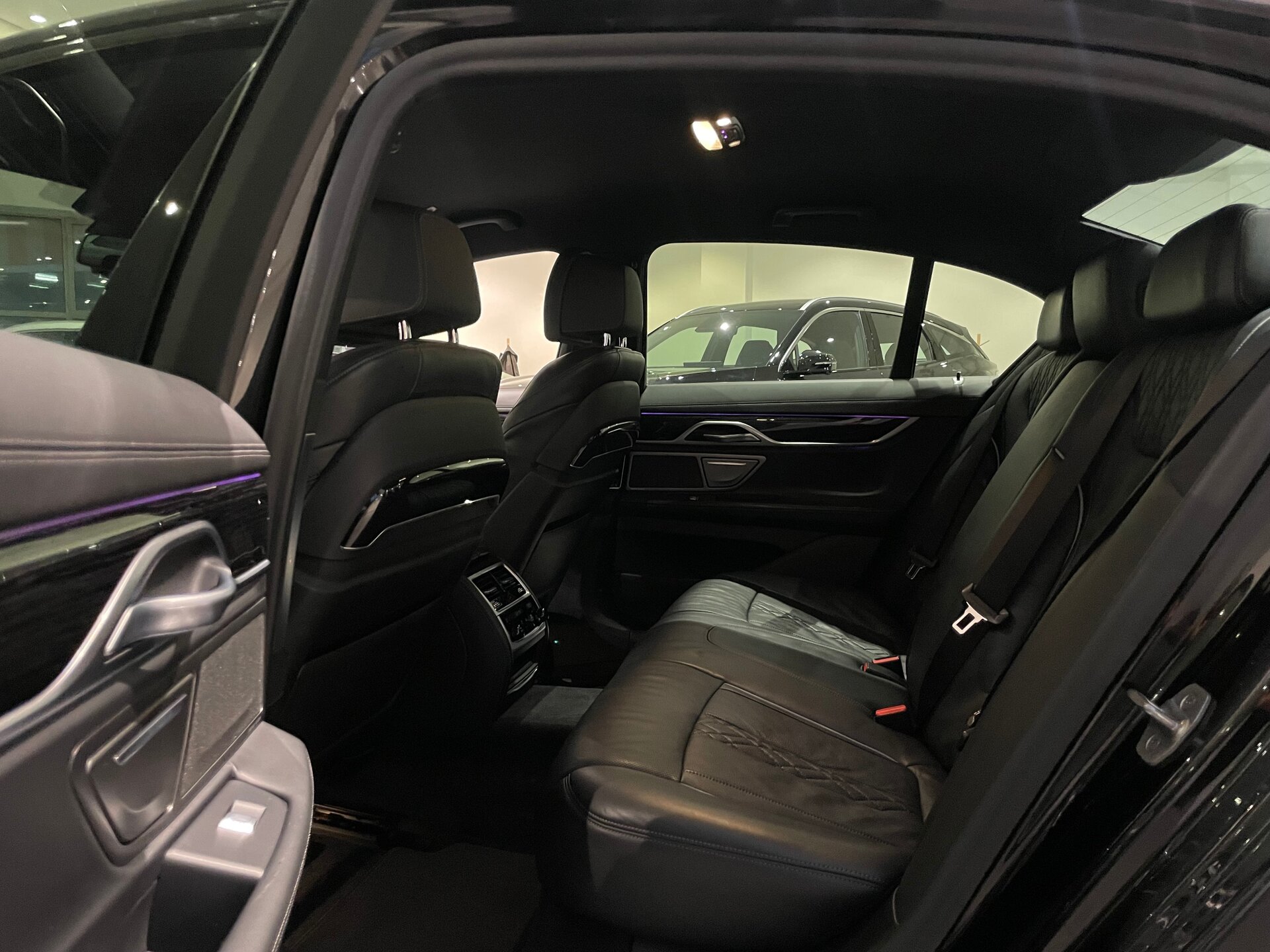 Автомобиль BMW 7 серии 730d xDrive 3.0d AT (249 л.с.) 4WD - 9