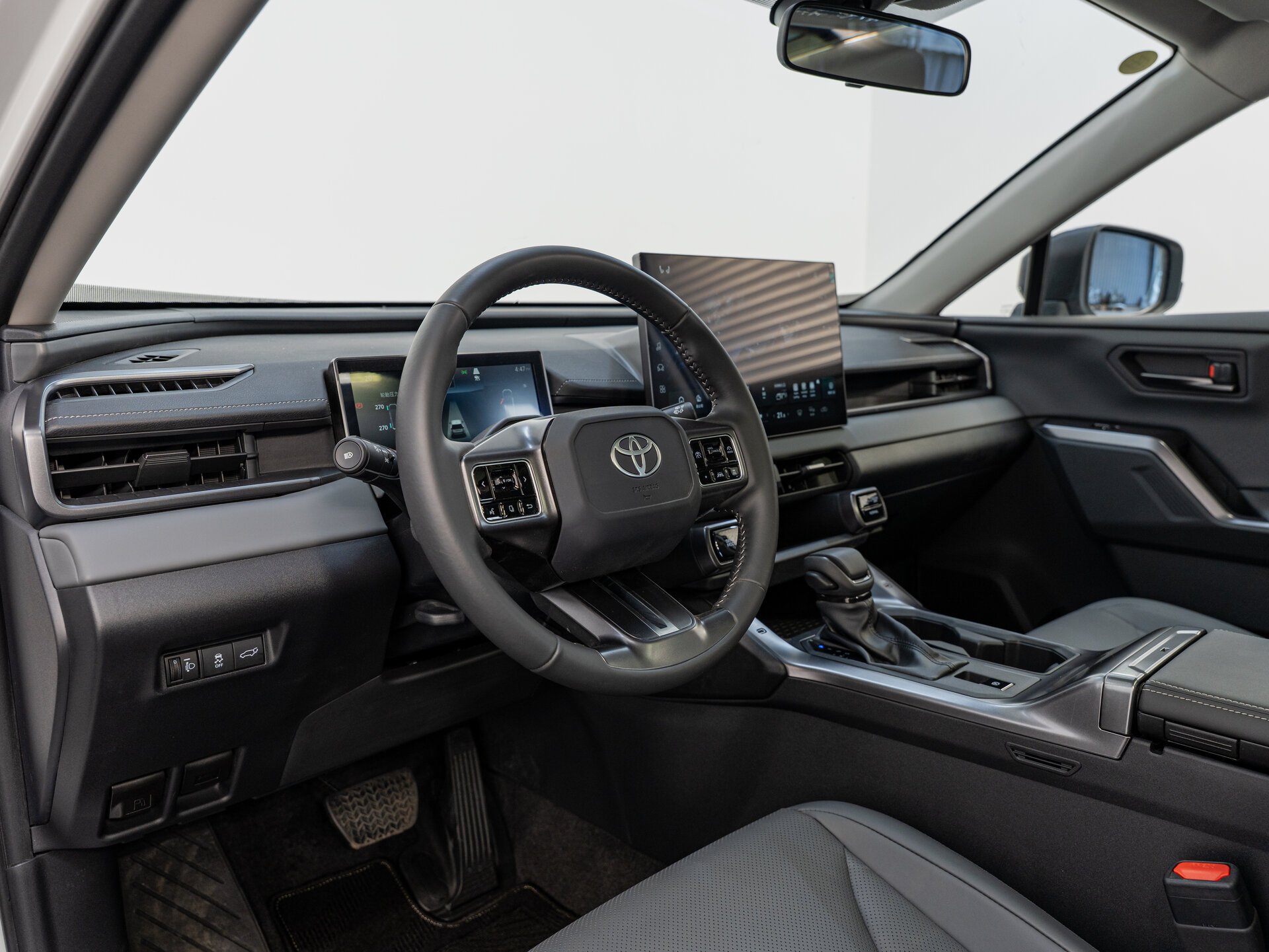 Автомобиль Toyota RAV4 2.0 CVT (171 л.с.) 4WD - 11