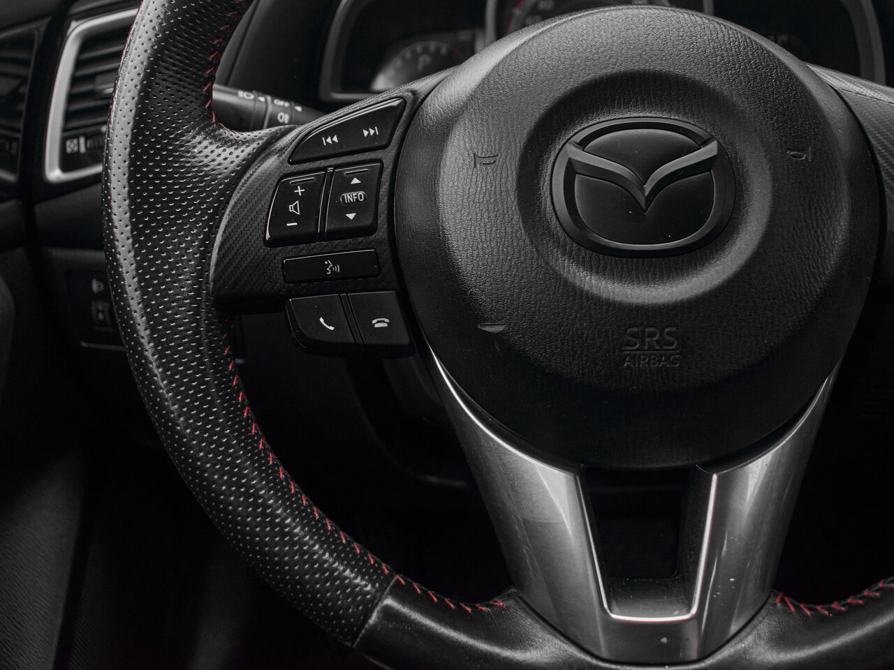 Купить Mazda 3 1.6 AT (104 л.с.), 2014 в Екатеренбурге