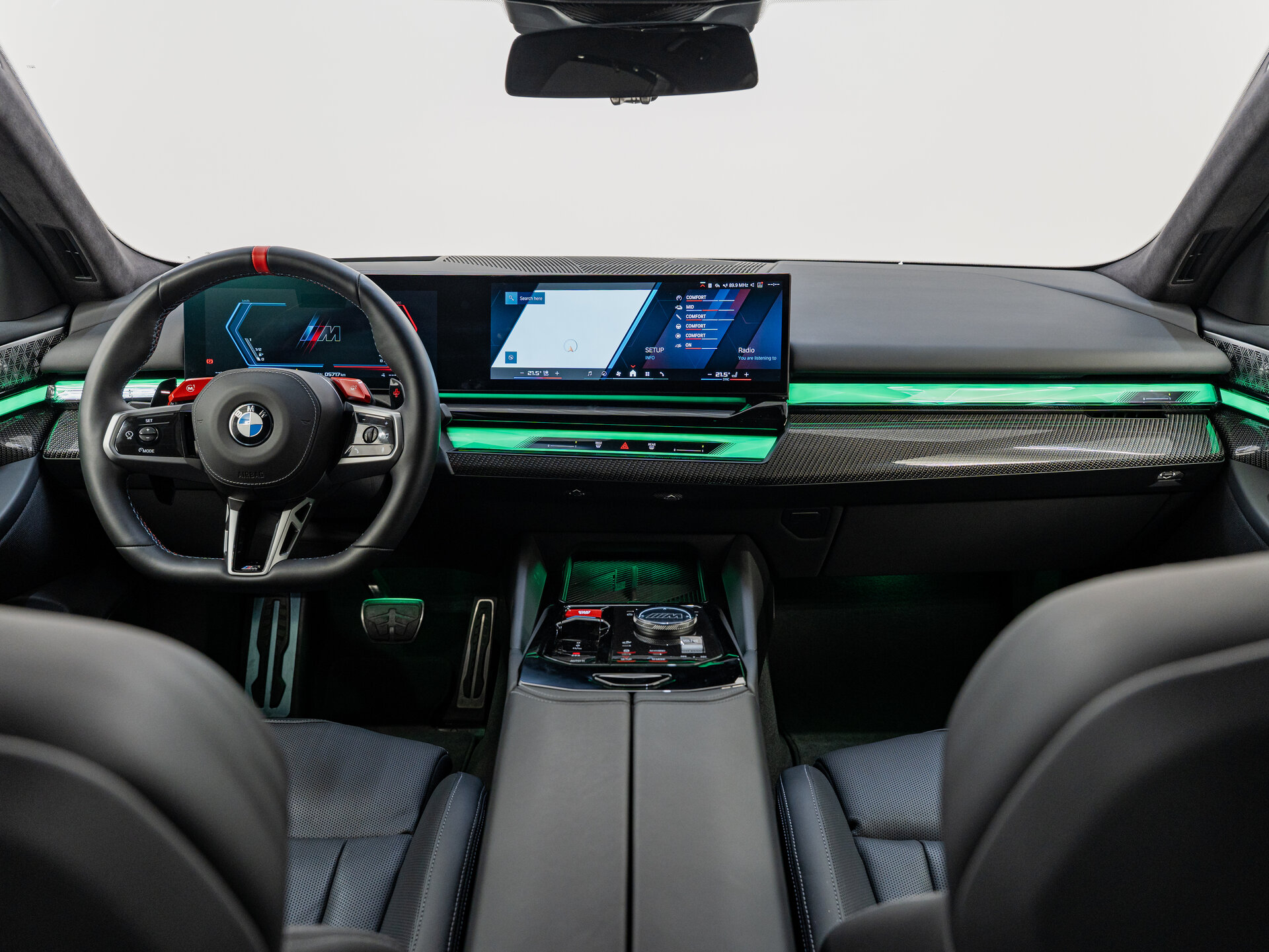 Автомобиль BMW M5 4.4hyb AT (727 л.с.) 4WD - 12