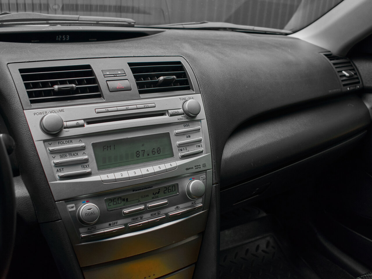 Купить Toyota Camry 2.4 AT (167 л.с.), 2006 в Екатеренбурге