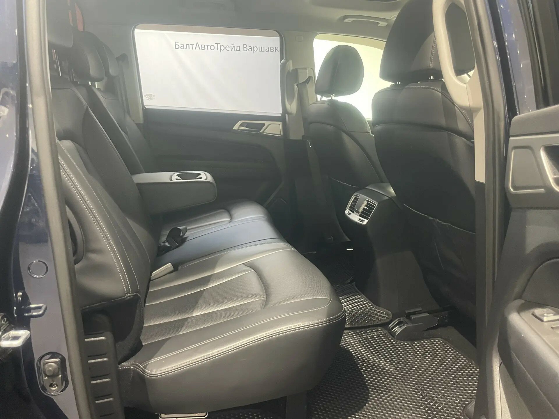 Автомобиль SsangYong Rexton Sports 2.2d AT (181 л.с.) 4WD - 9