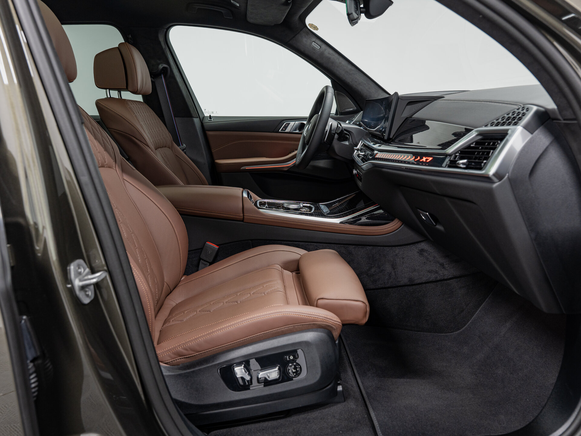 Автомобиль BMW X7 40i 3.0 AT (381 л.с.) 4WD - 13