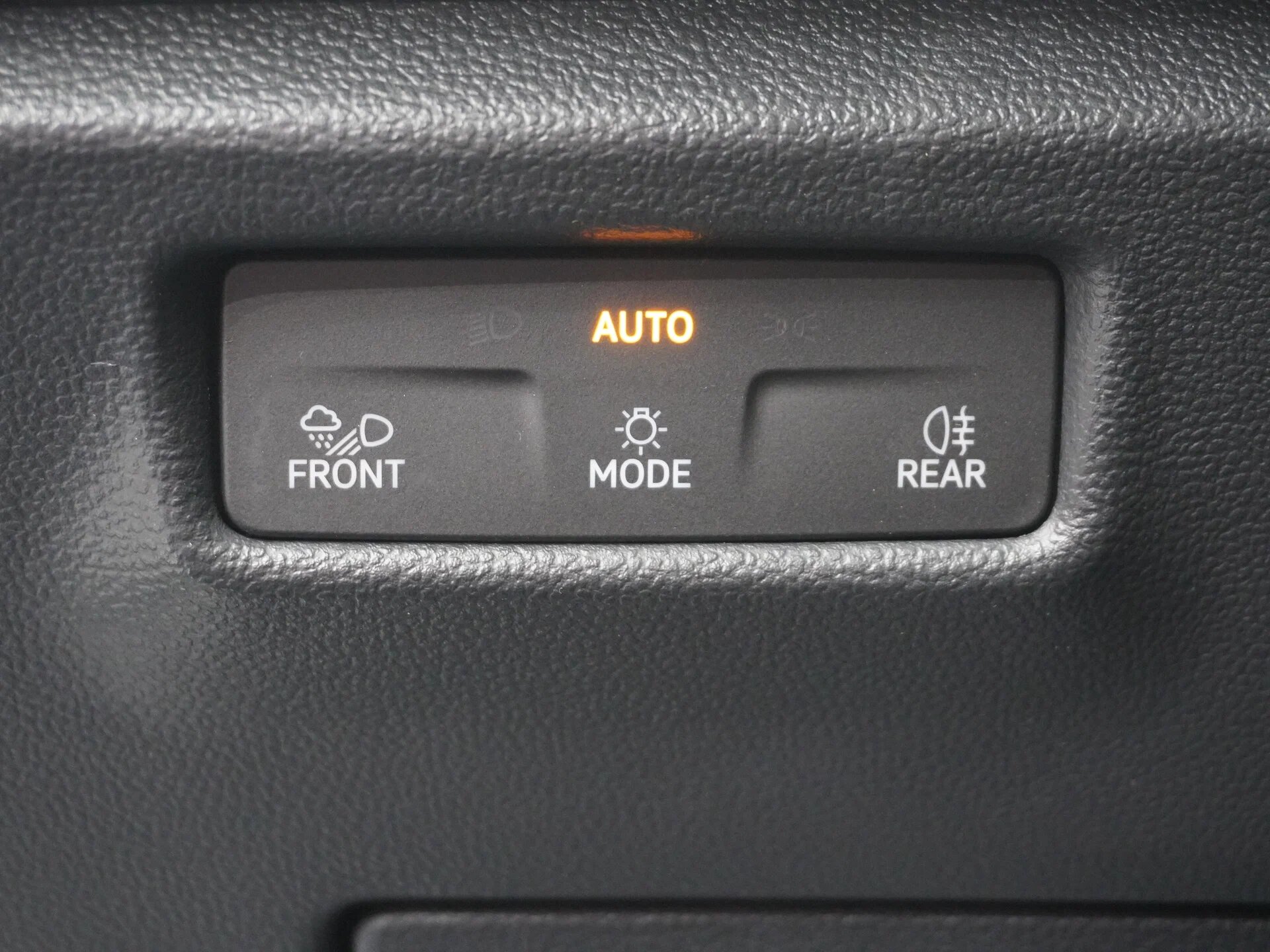 Автомобиль Volkswagen Tiguan L Pro 2.0 AMT (220 л.с.) 4WD - 18